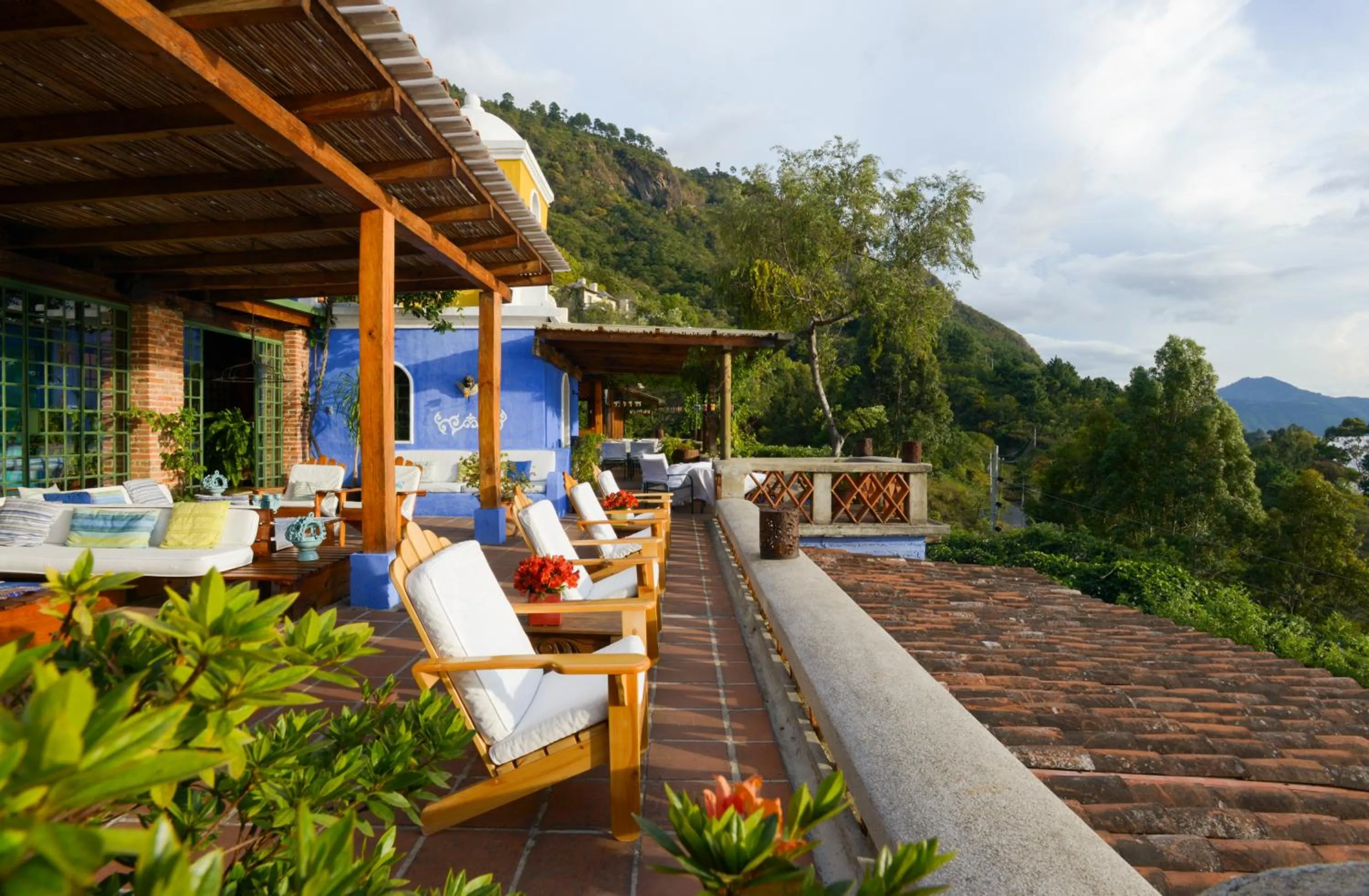 Patio in Hotel Casa Palopo
