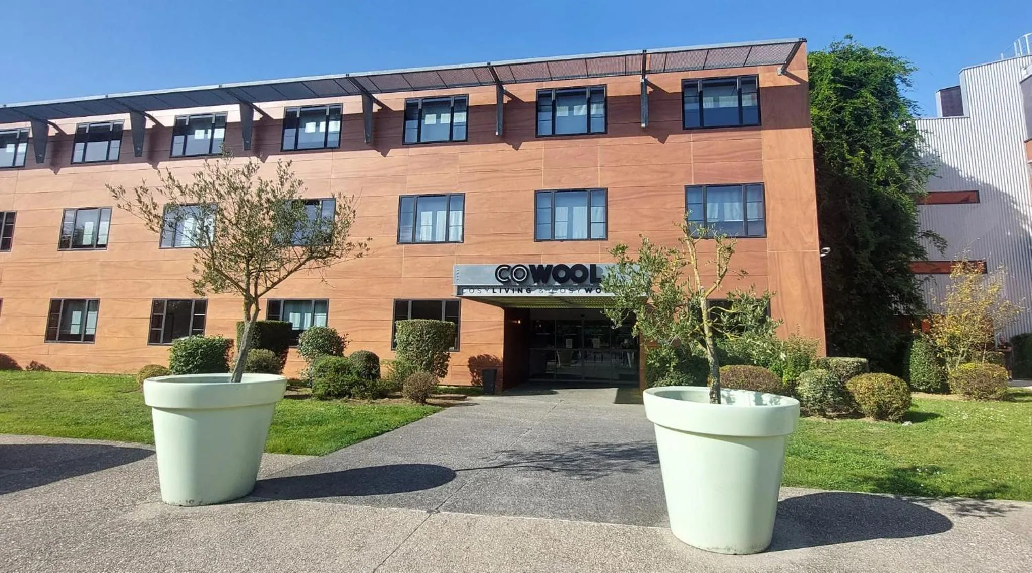 Facade/entrance in Cowool Lille Villeneuve D'Ascq - Ex Olivarius