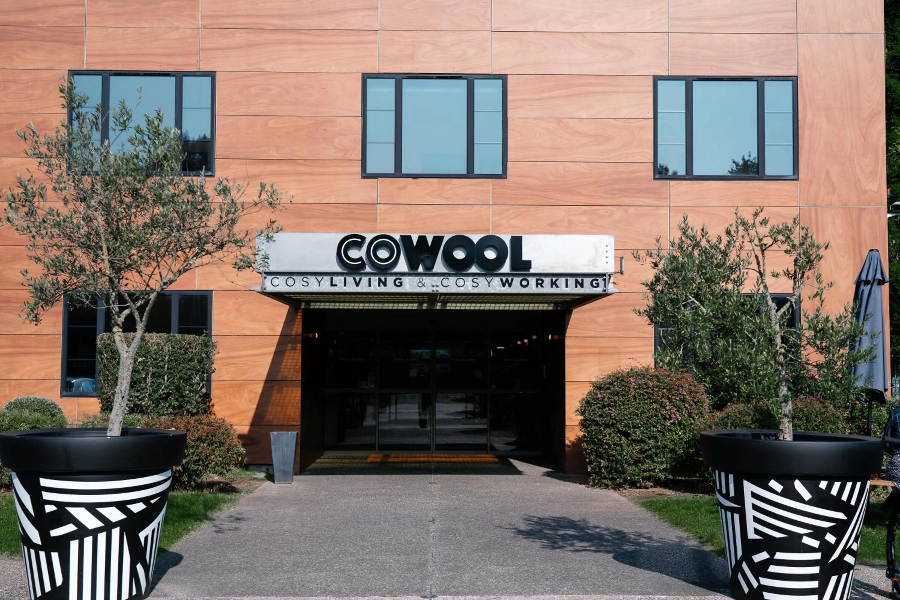 Facade/entrance in Cowool Lille Villeneuve D'Ascq - Ex Olivarius