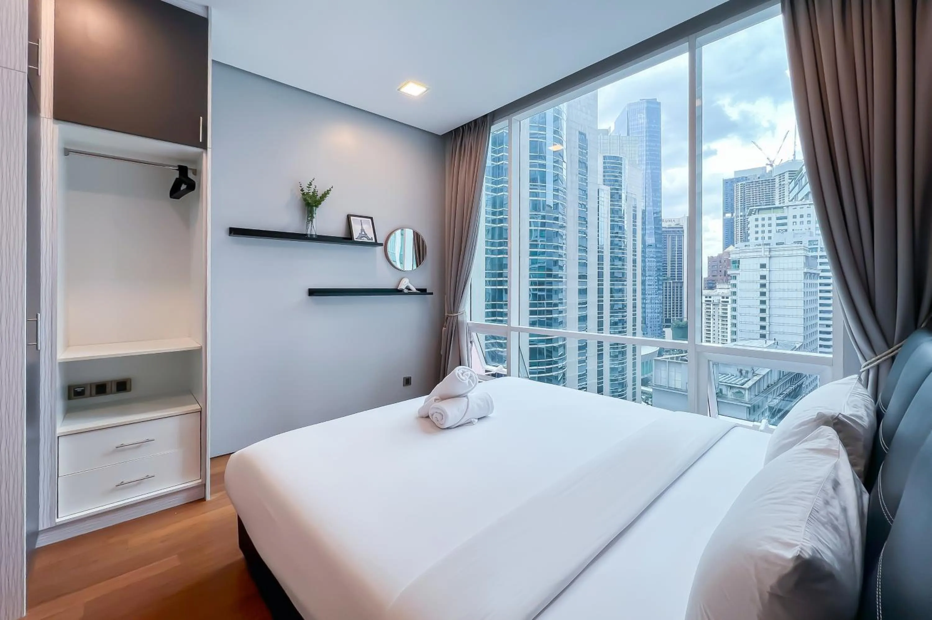 Bedroom, Bed in Soho Suites KLCC by Leala