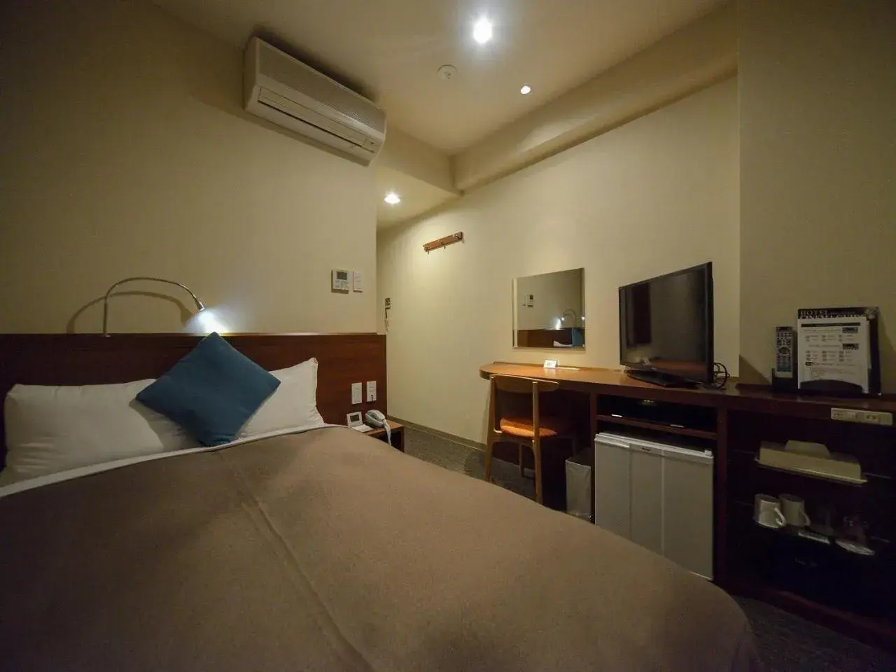 Photo of the whole room in Fukuyama Plaza Hotel Photo of the whole room in Fukuyama Plaza Hotel