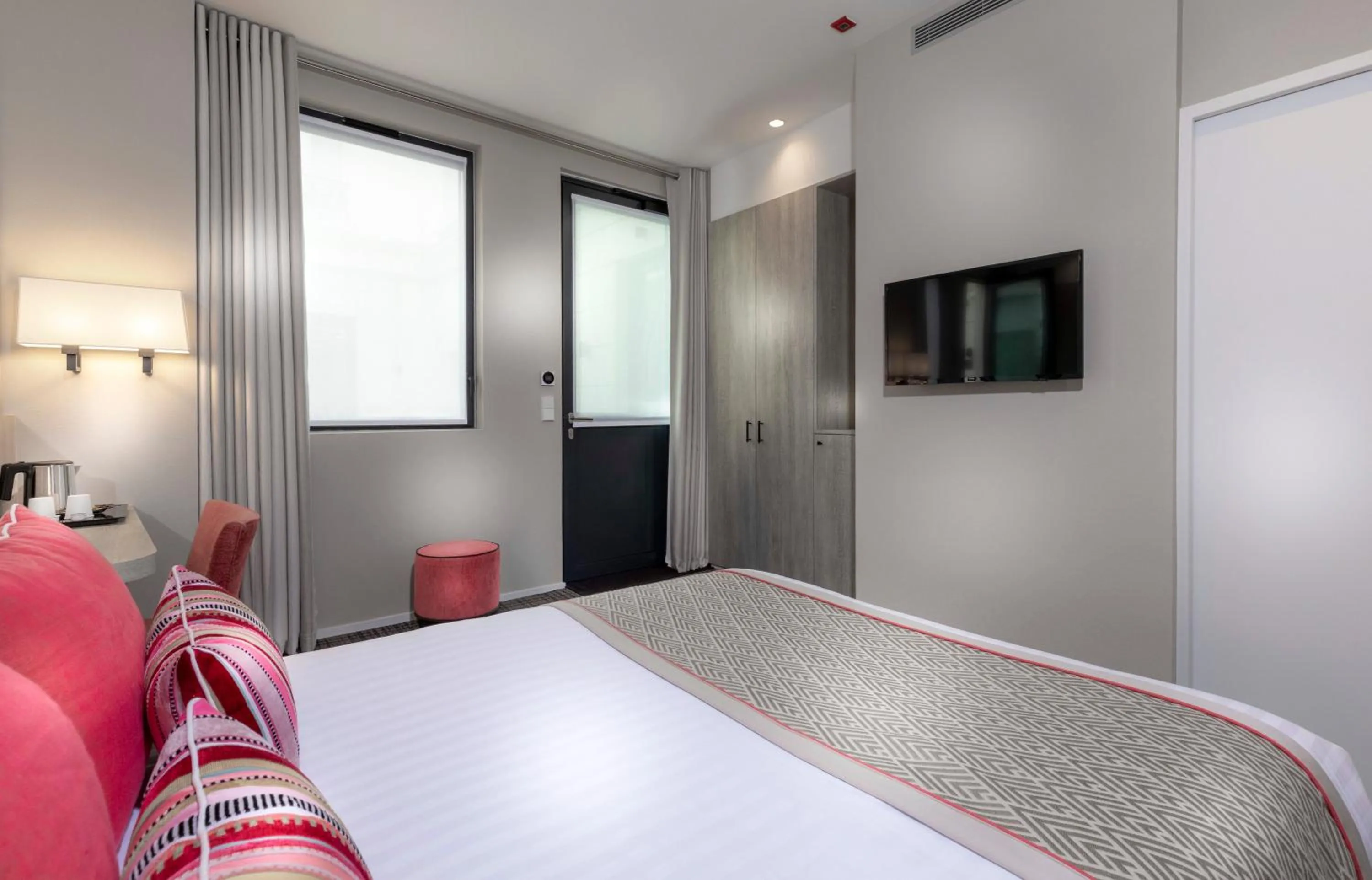 Bedroom, Bed in Montfleuri