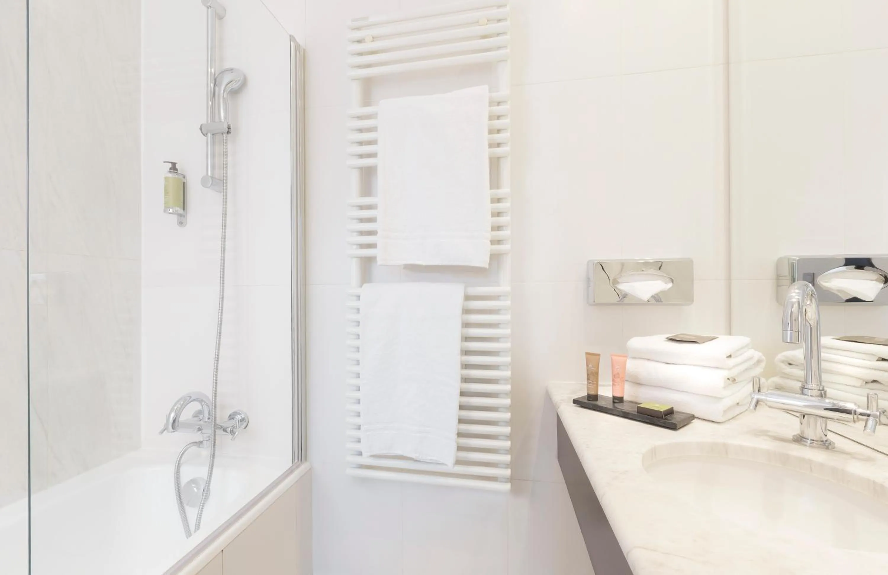 Bathroom in Montfleuri