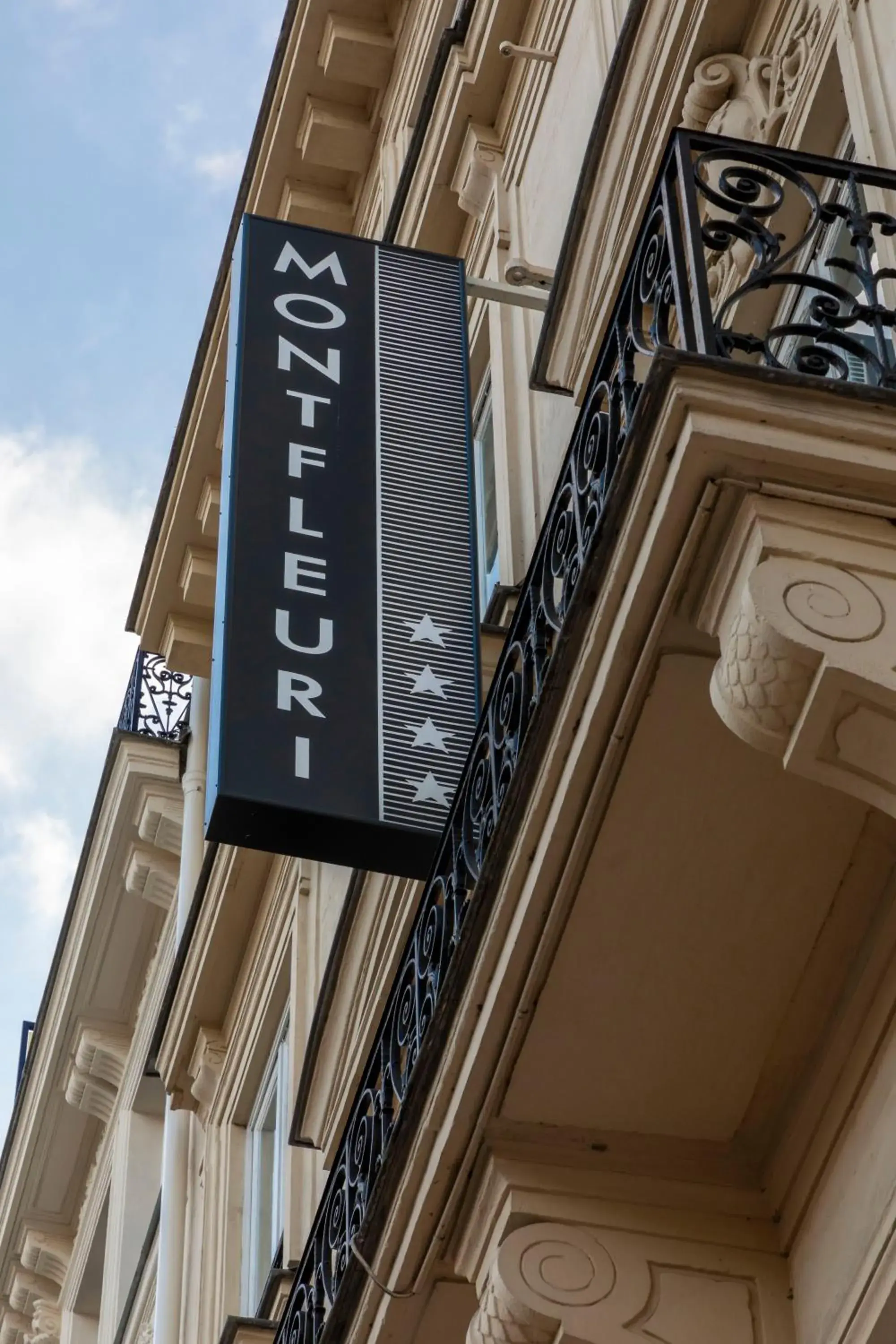 Facade/entrance in Montfleuri Facade/entrance in Montfleuri