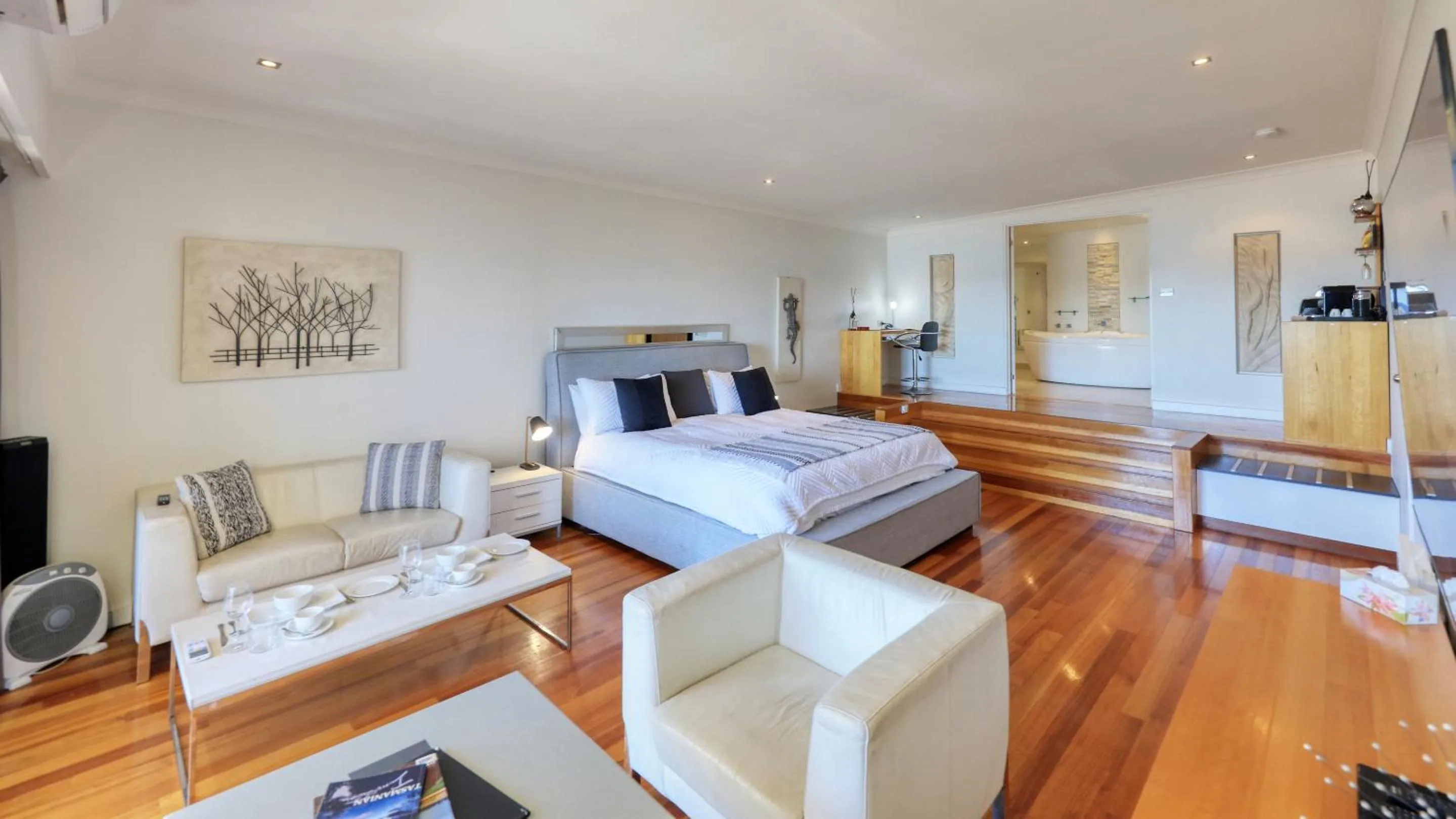 Photo of the whole room, Bed in The Madsen Boutique Hotel