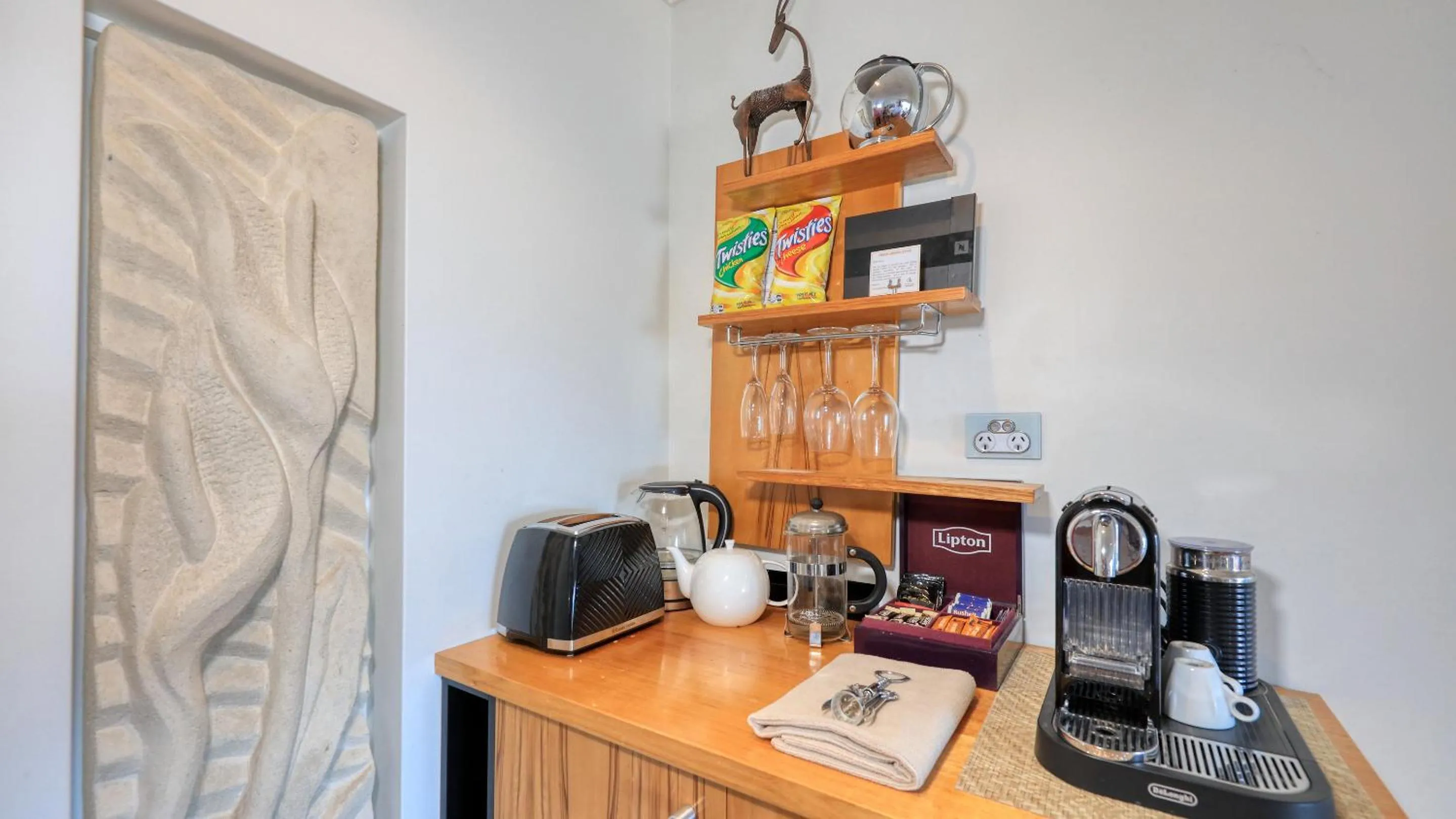 Coffee/tea facilities in The Madsen Boutique Hotel