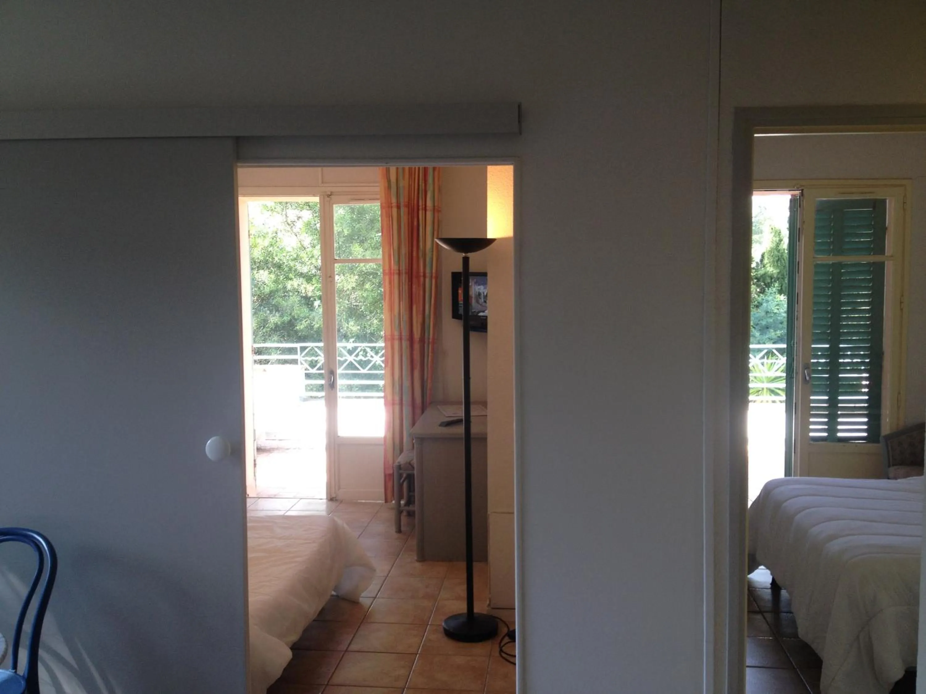 Bedroom, Bed in Hôtel De La Mer