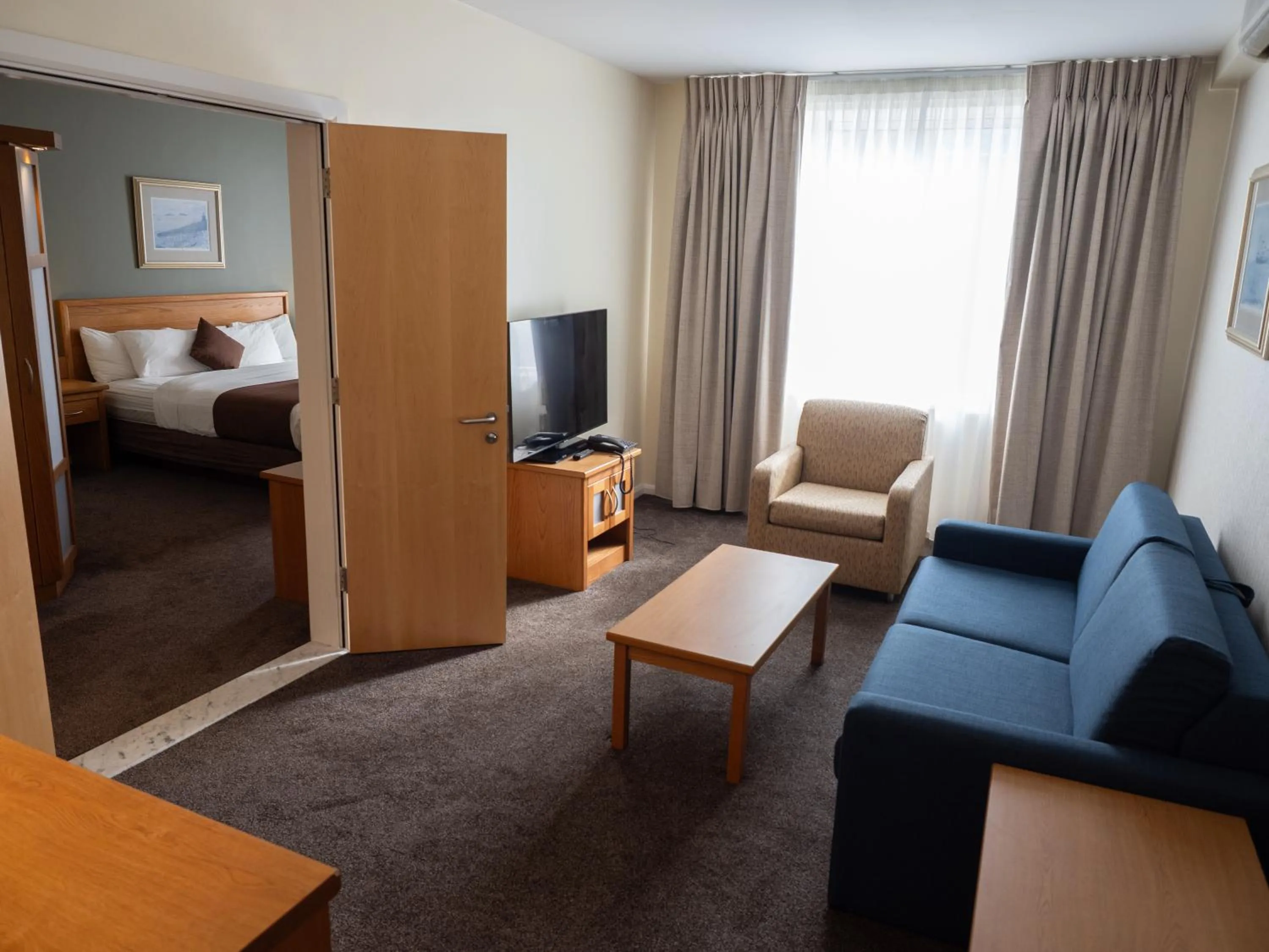 Photo of the whole room, Bed in Future Inn Cardiff Bay