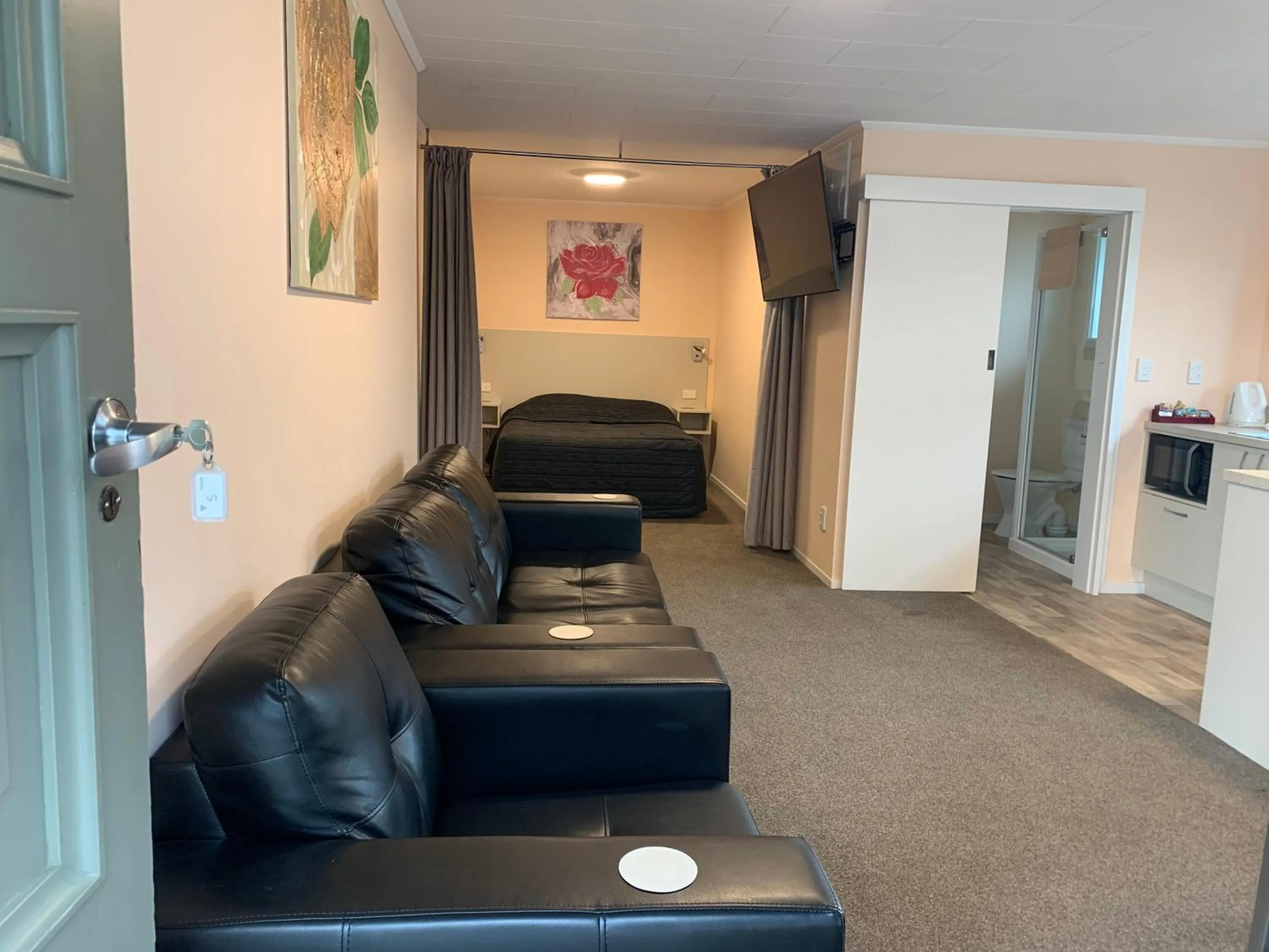 Living room in Kingswood Motel