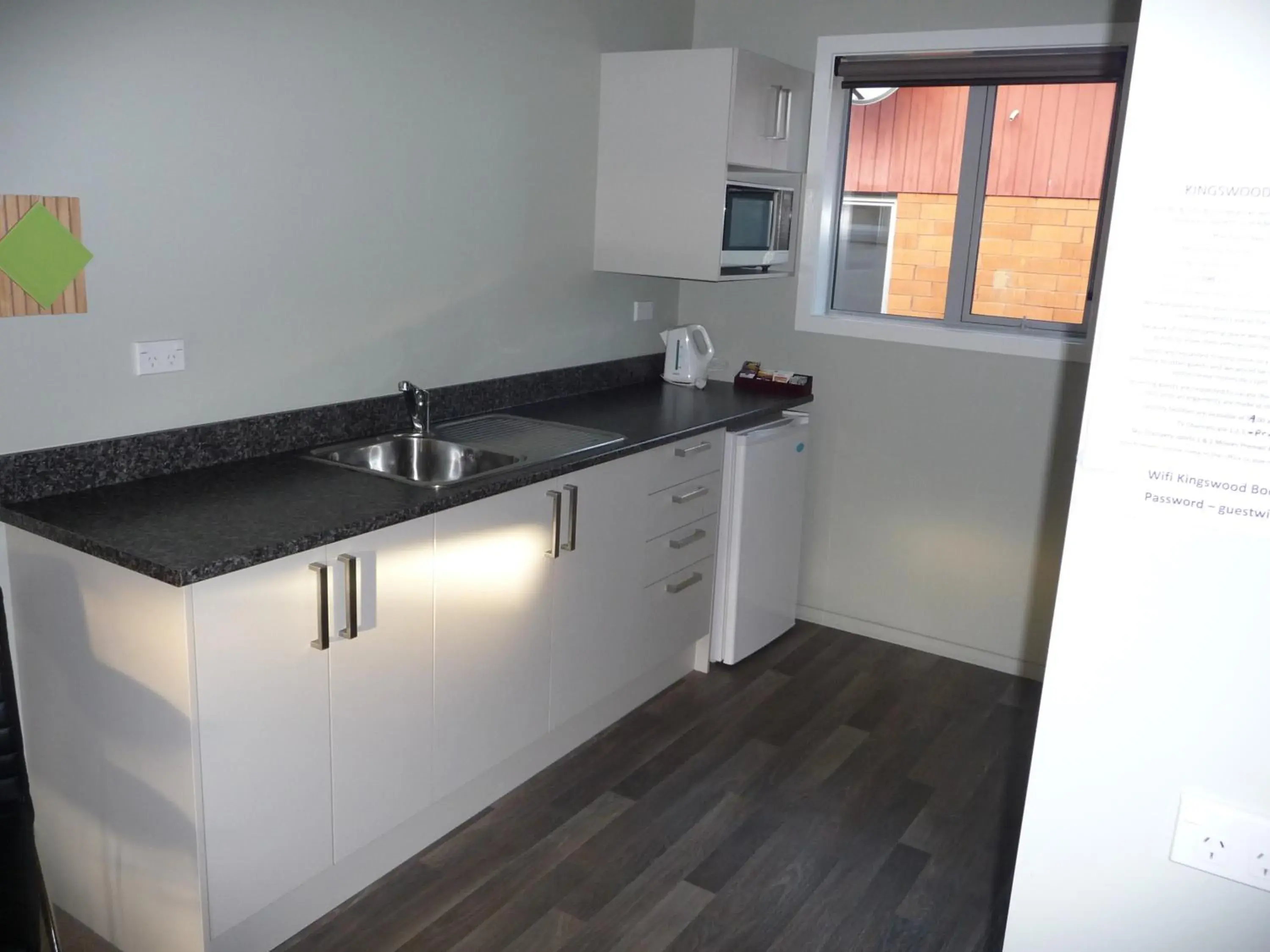 Studio - Disability Access in Kingswood Motel Studio - Disability Access in Kingswood Motel