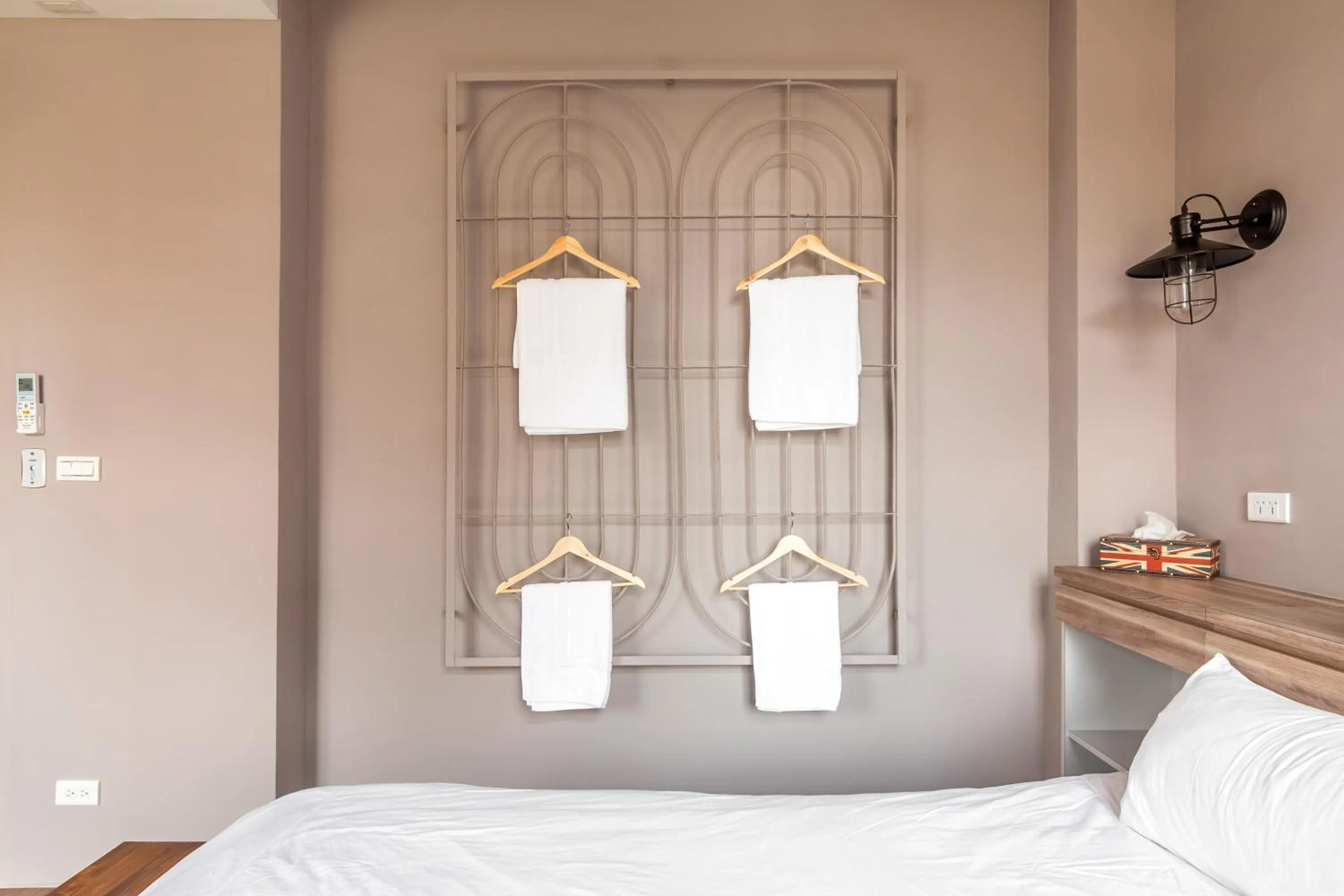 Decorative detail, Bed in Fun Simon