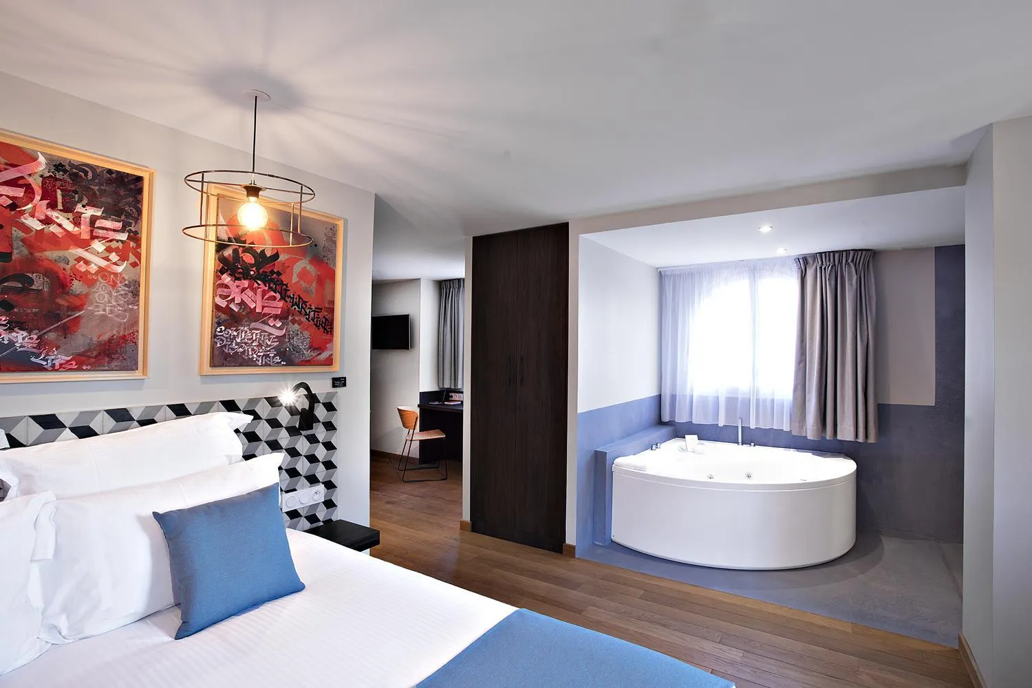 Photo of the whole room, Bed in Boutique Hotel Villa du Taur