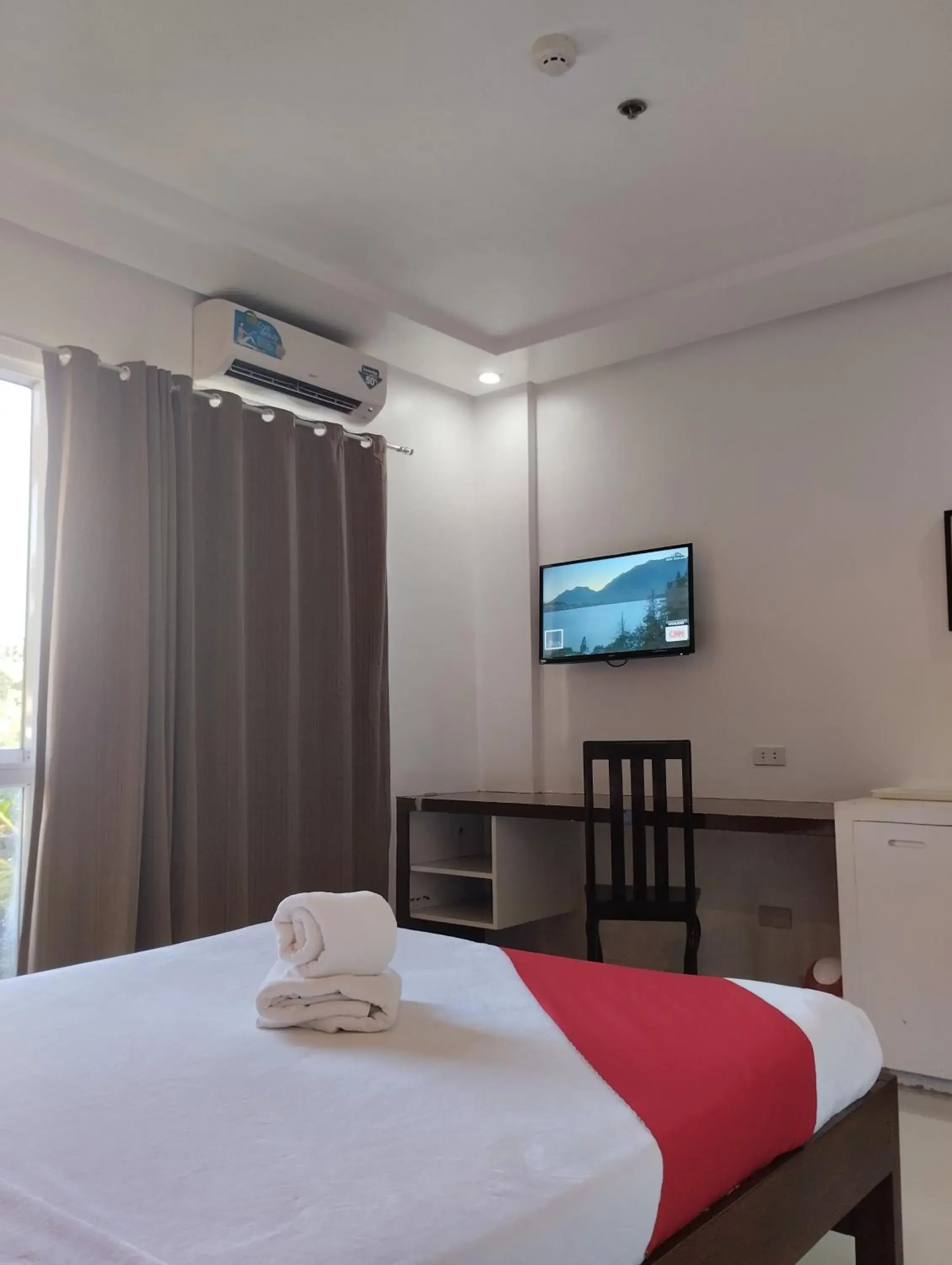 TV and multimedia, Bed in Royale Parc Hotel Puerto Princesa Palawan TV and multimedia, Bed in Royale Parc Hotel Puerto Princesa Palawan