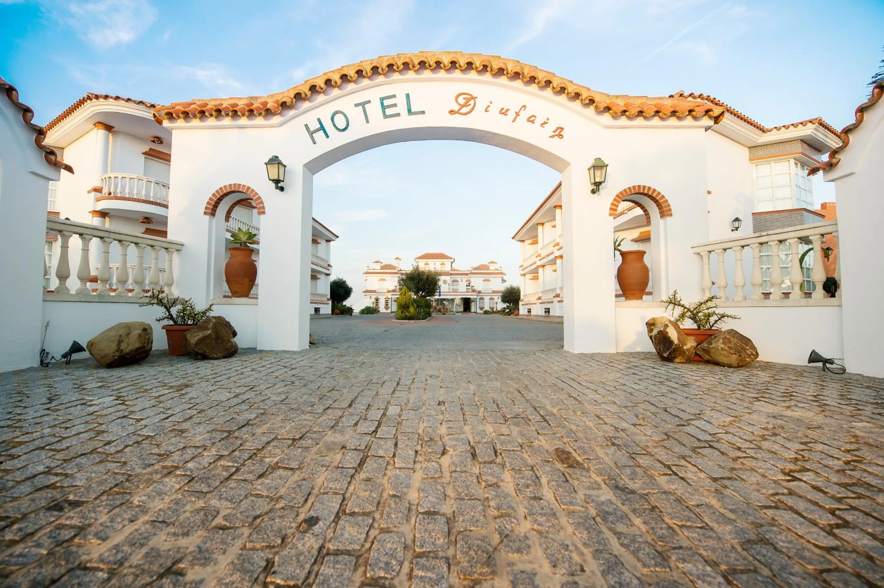 Hotel y Apartamentos Diufain