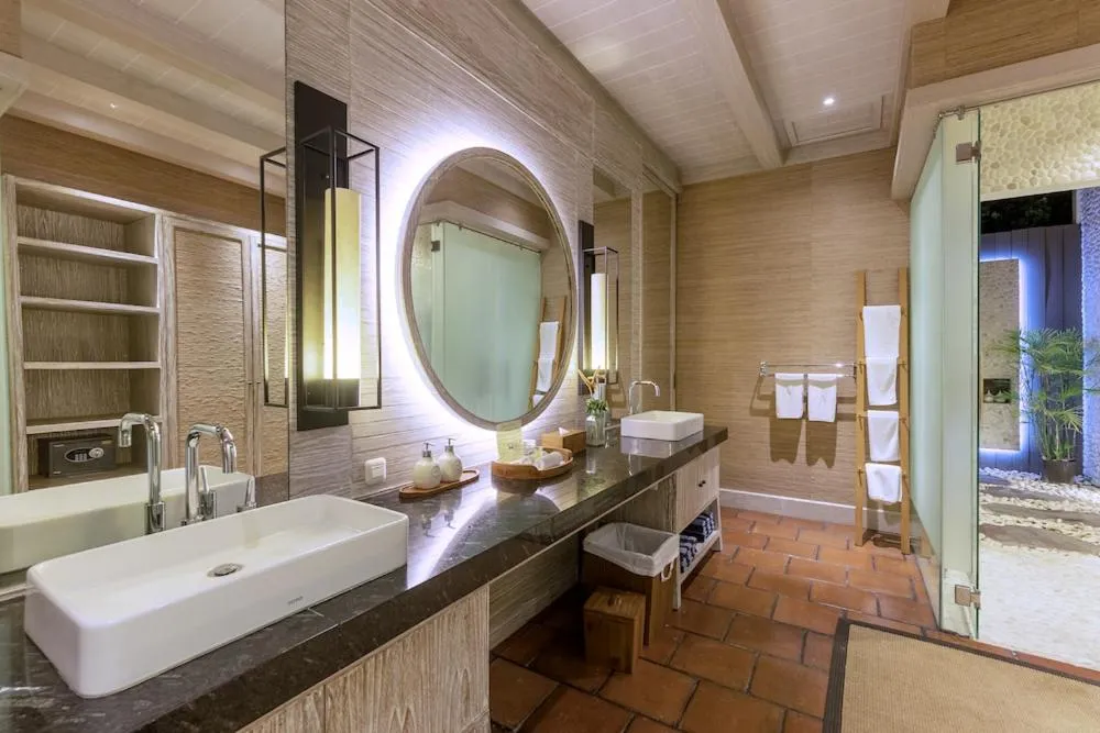 Shower in Lembeh Resort