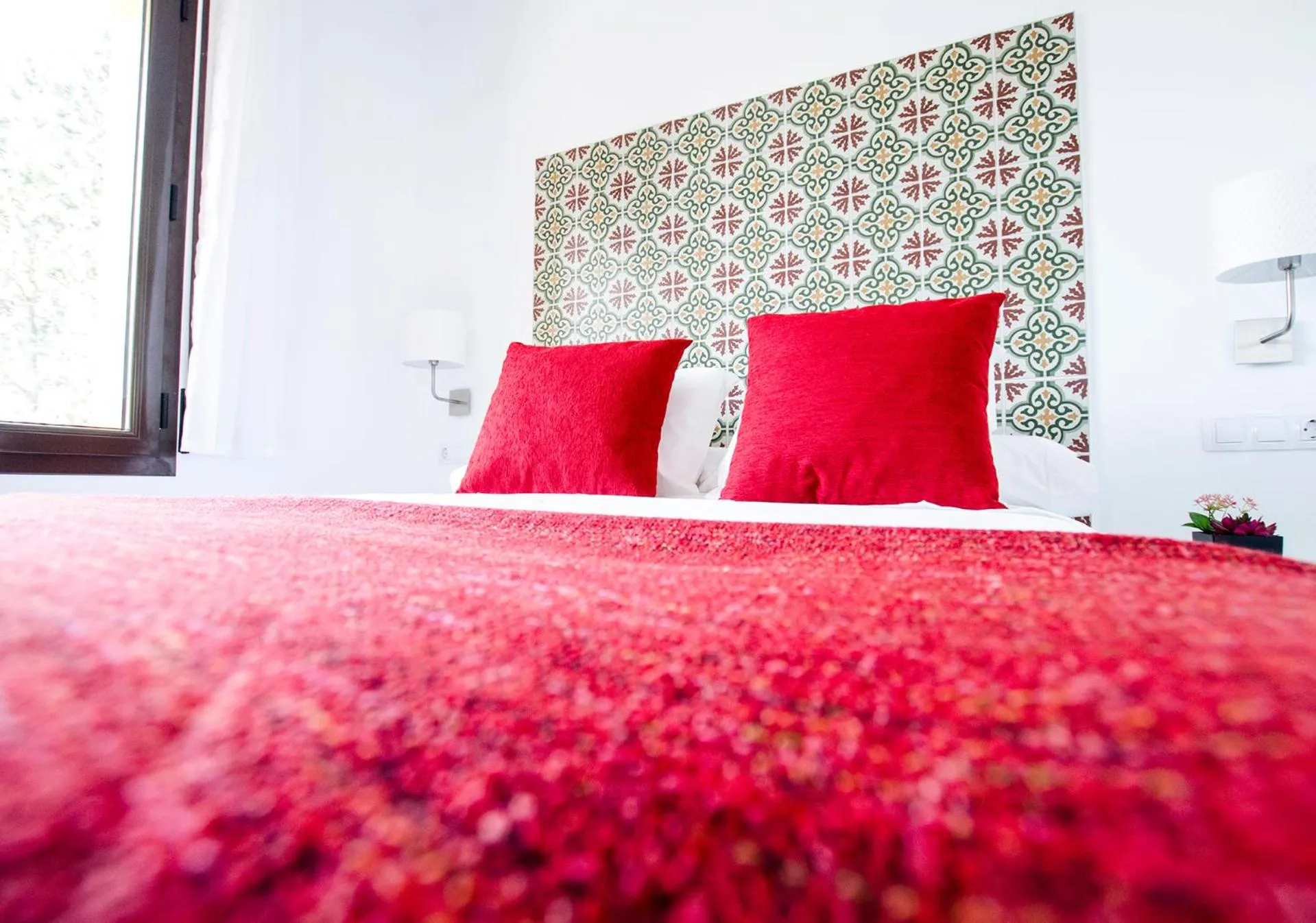 Decorative detail, Bed in Fuente Torán Apartamentos
