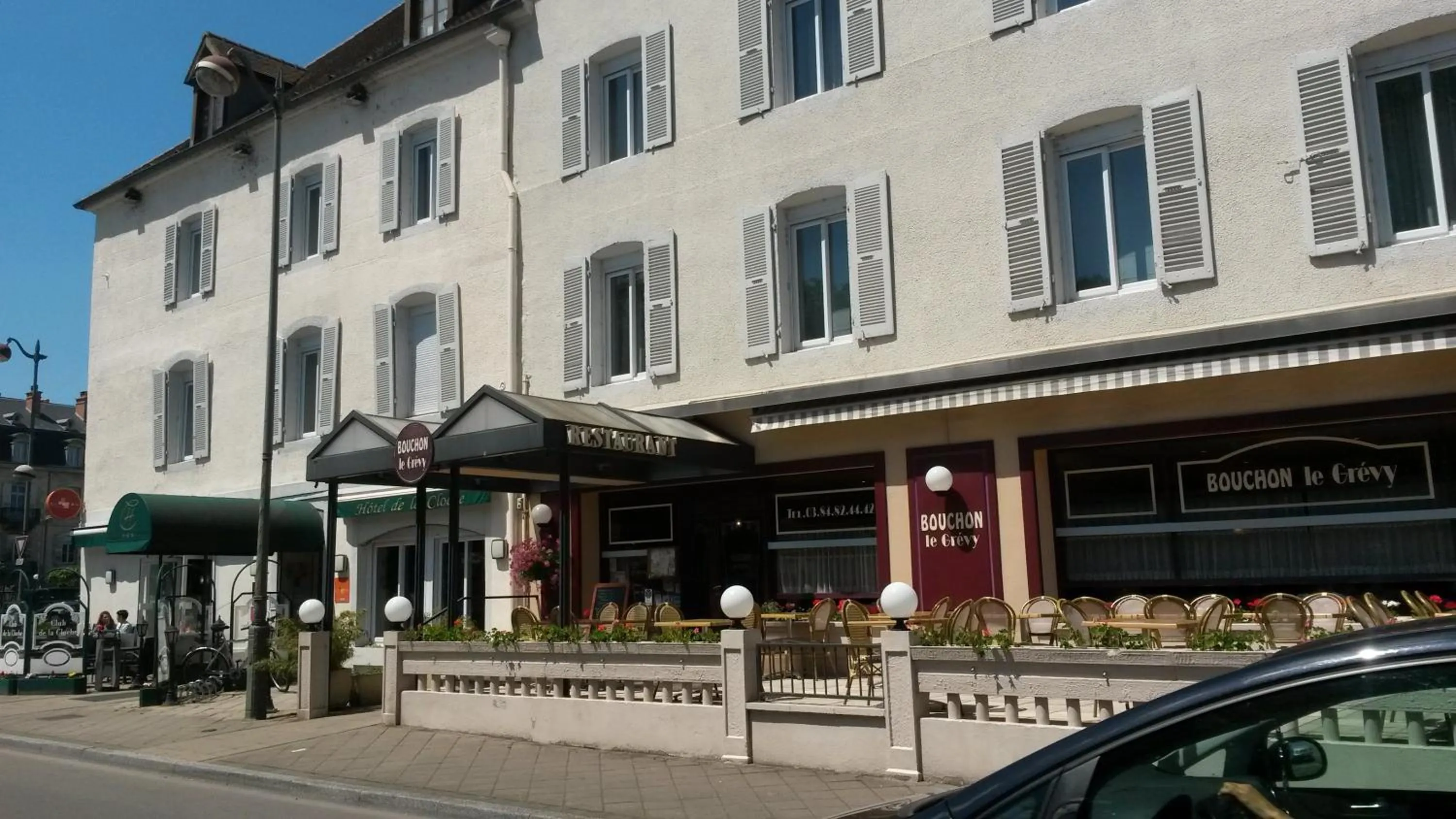 Property building in Hôtel de La Cloche