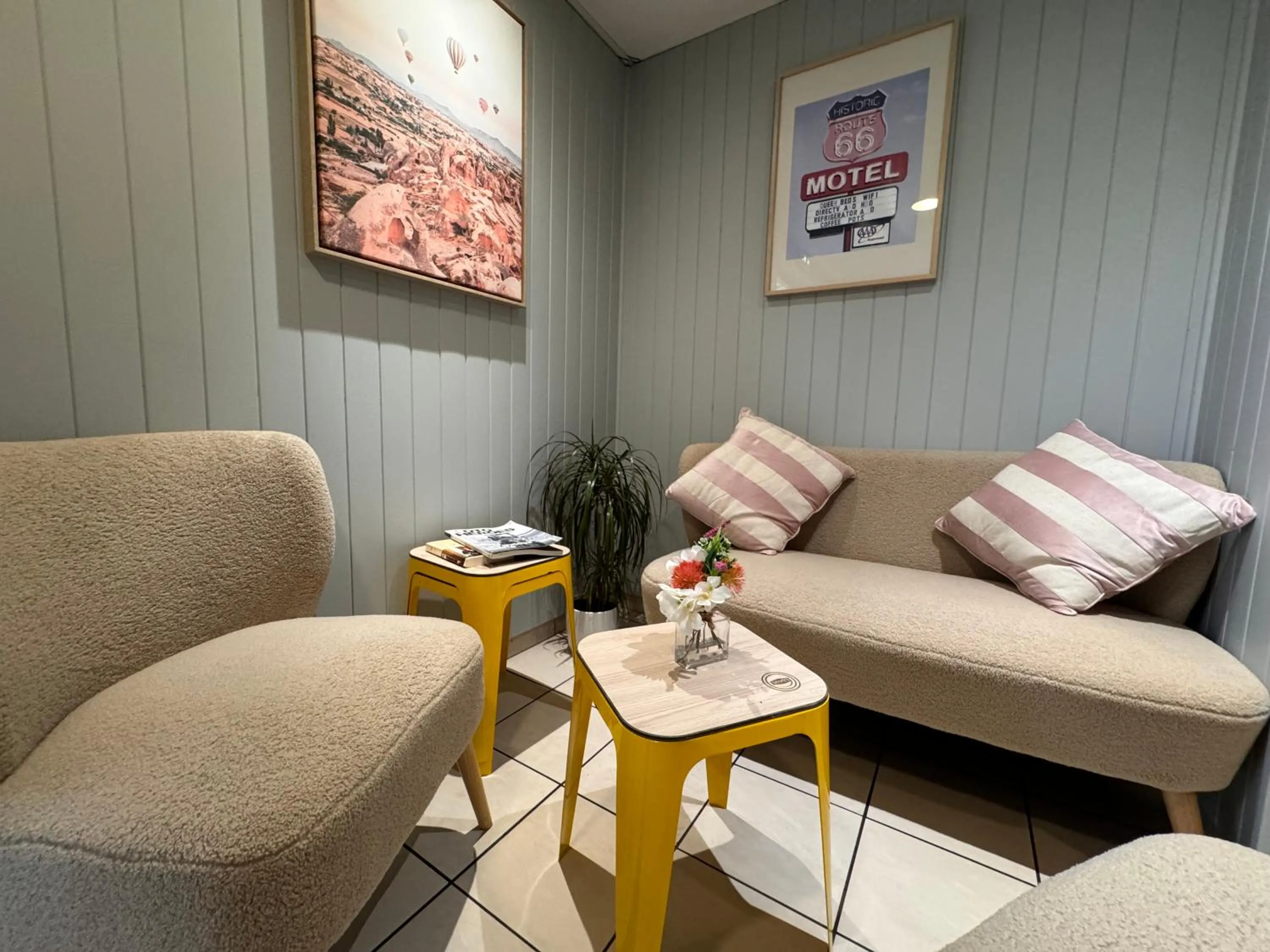 Living room in Le 2 by Hotel Akena - Nantes Beaujoire, Porte de Sainte Luce