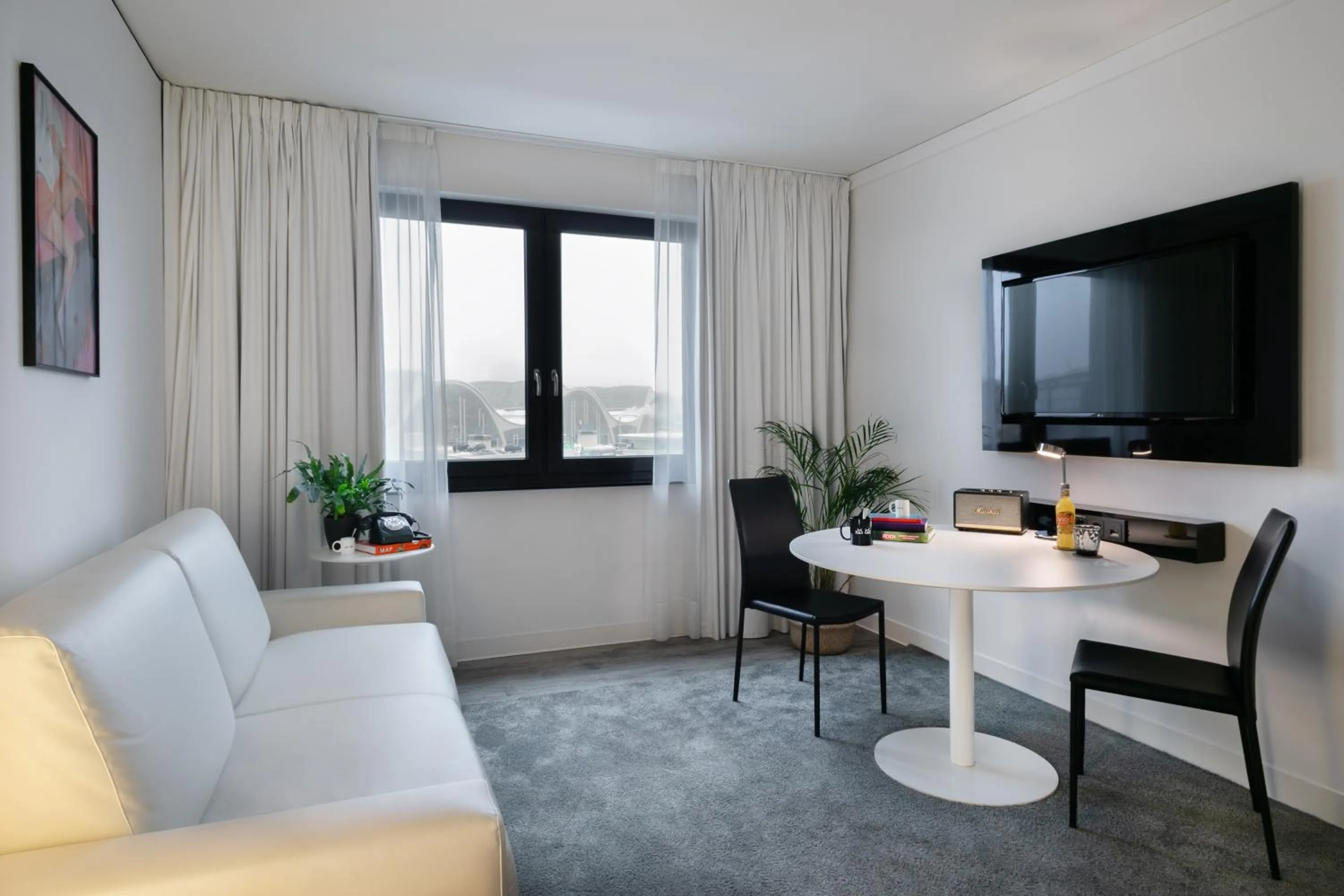 TV and multimedia in INNSiDE by Meliá Hamburg Hafen