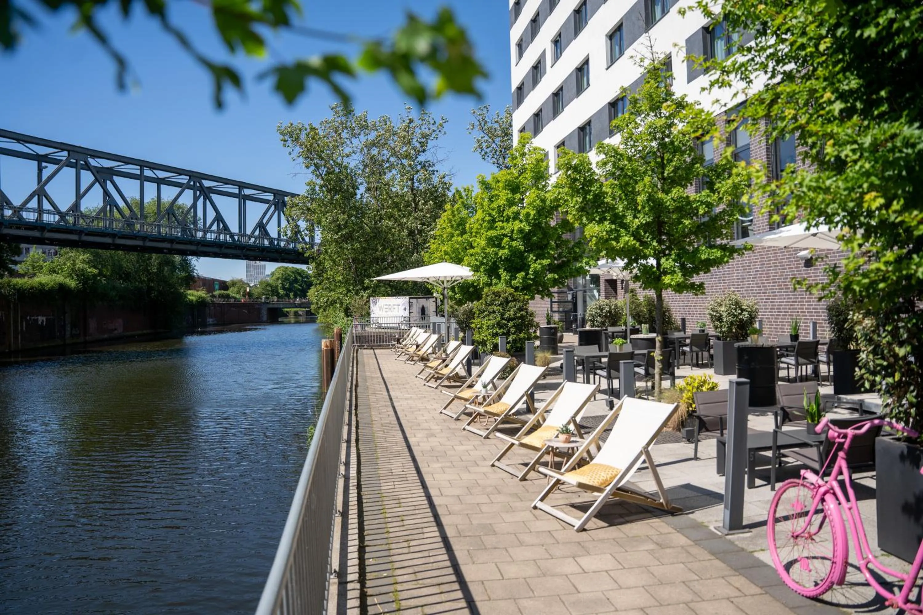 Facade/entrance in INNSiDE by Meliá Hamburg Hafen