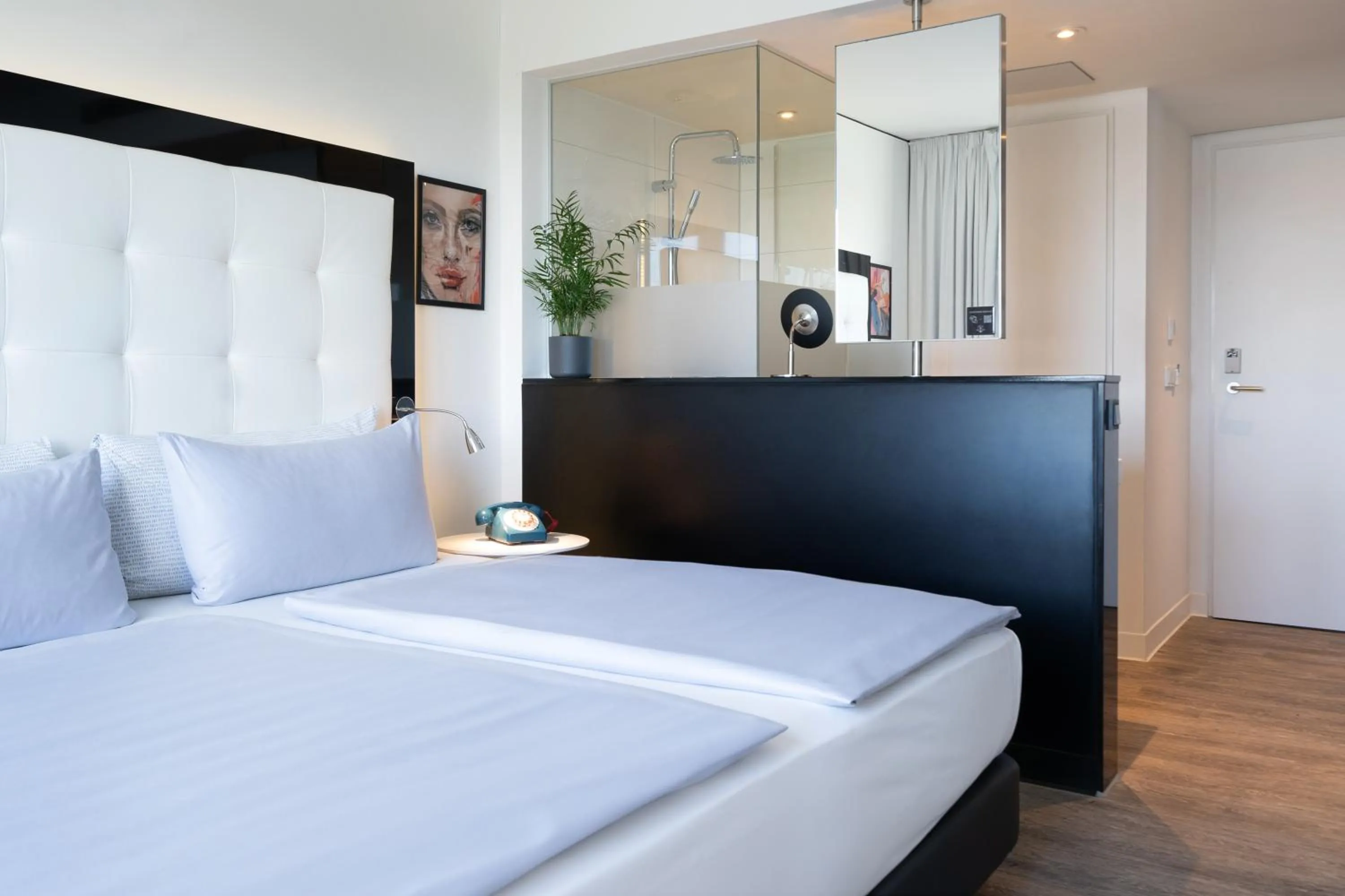 Bed in INNSiDE by Meliá Hamburg Hafen