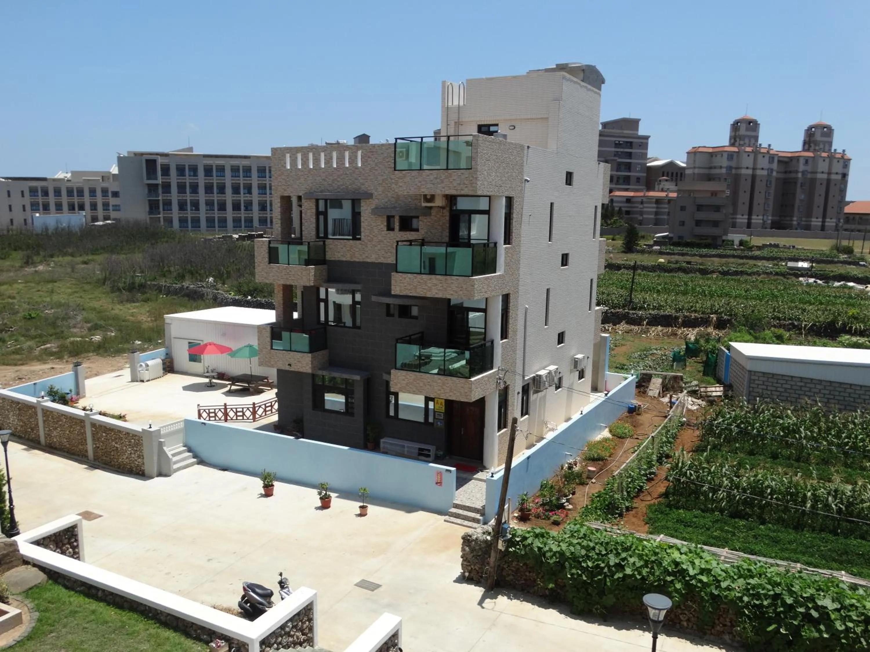 Off site in Chang Cheng Min Su
