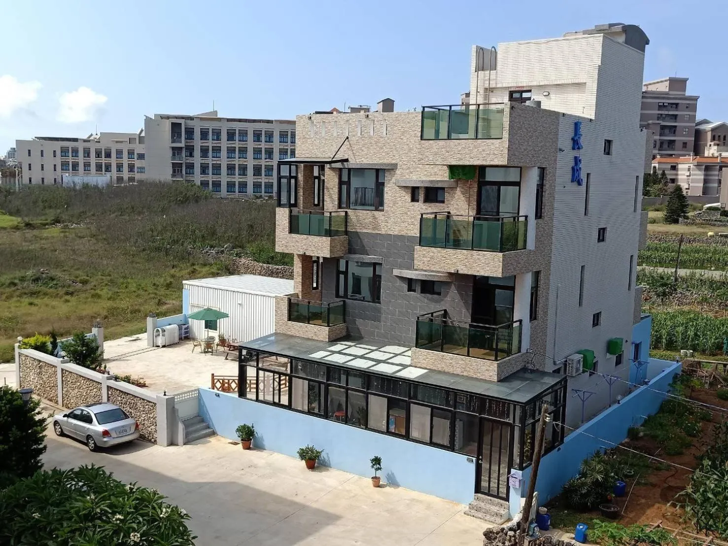 Property building in Chang Cheng Min Su