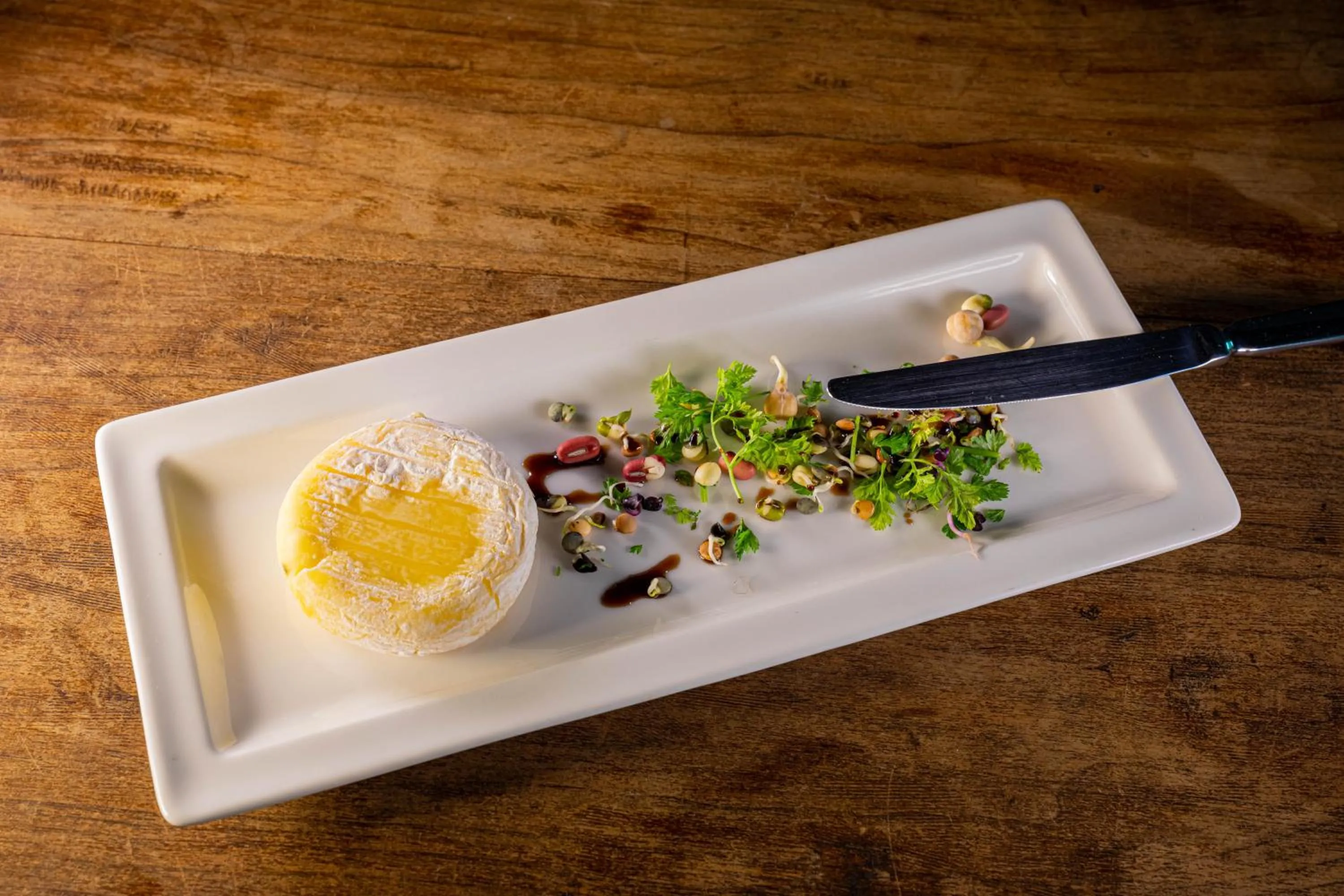 Restaurant/places to eat in Logis Hotel Noemys pont de l'Etoile