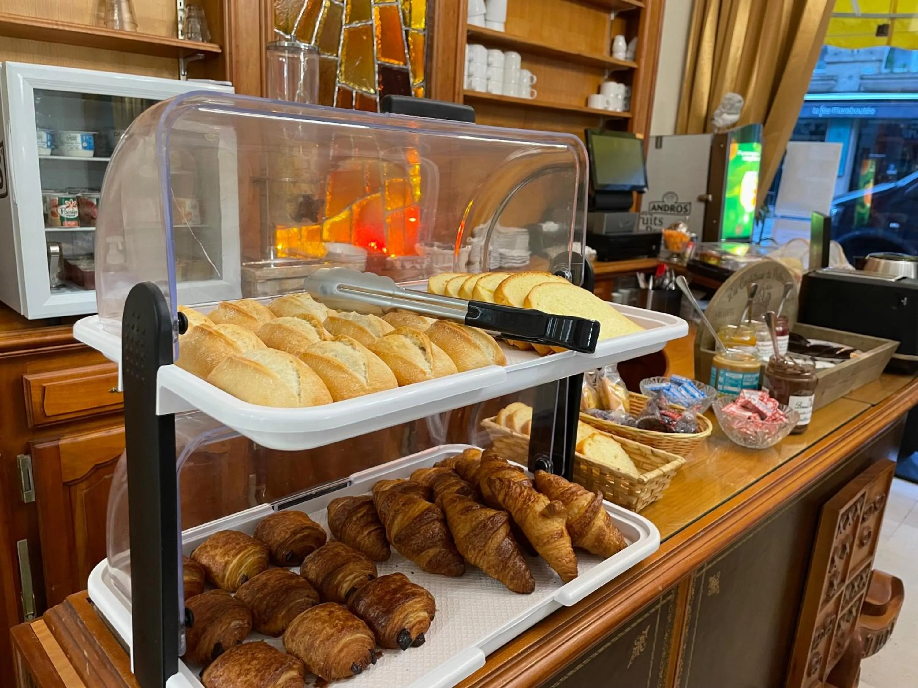 Breakfast in Balzac Hôtel Restaurant