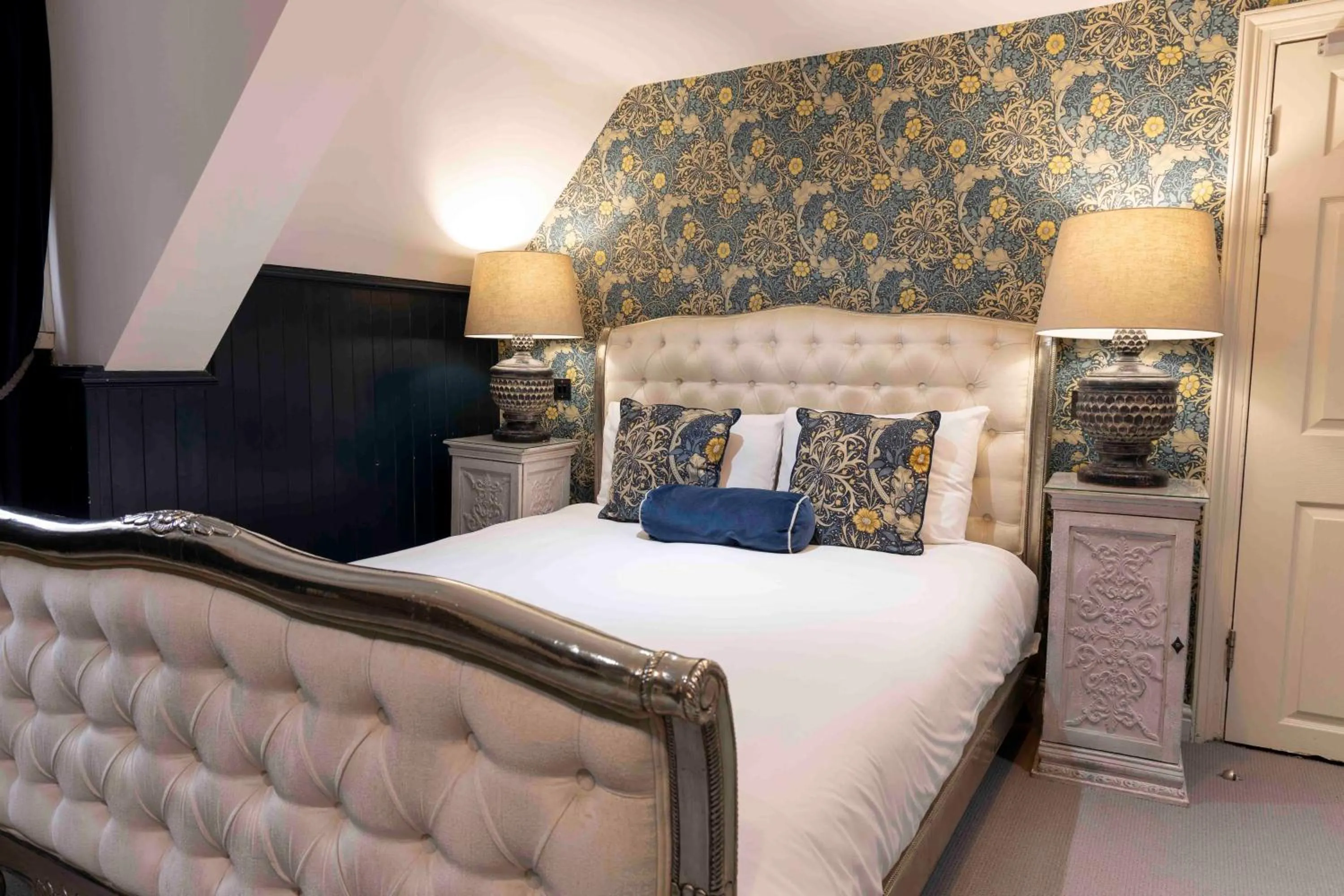 Bed in The Dirty Bottles Hotel