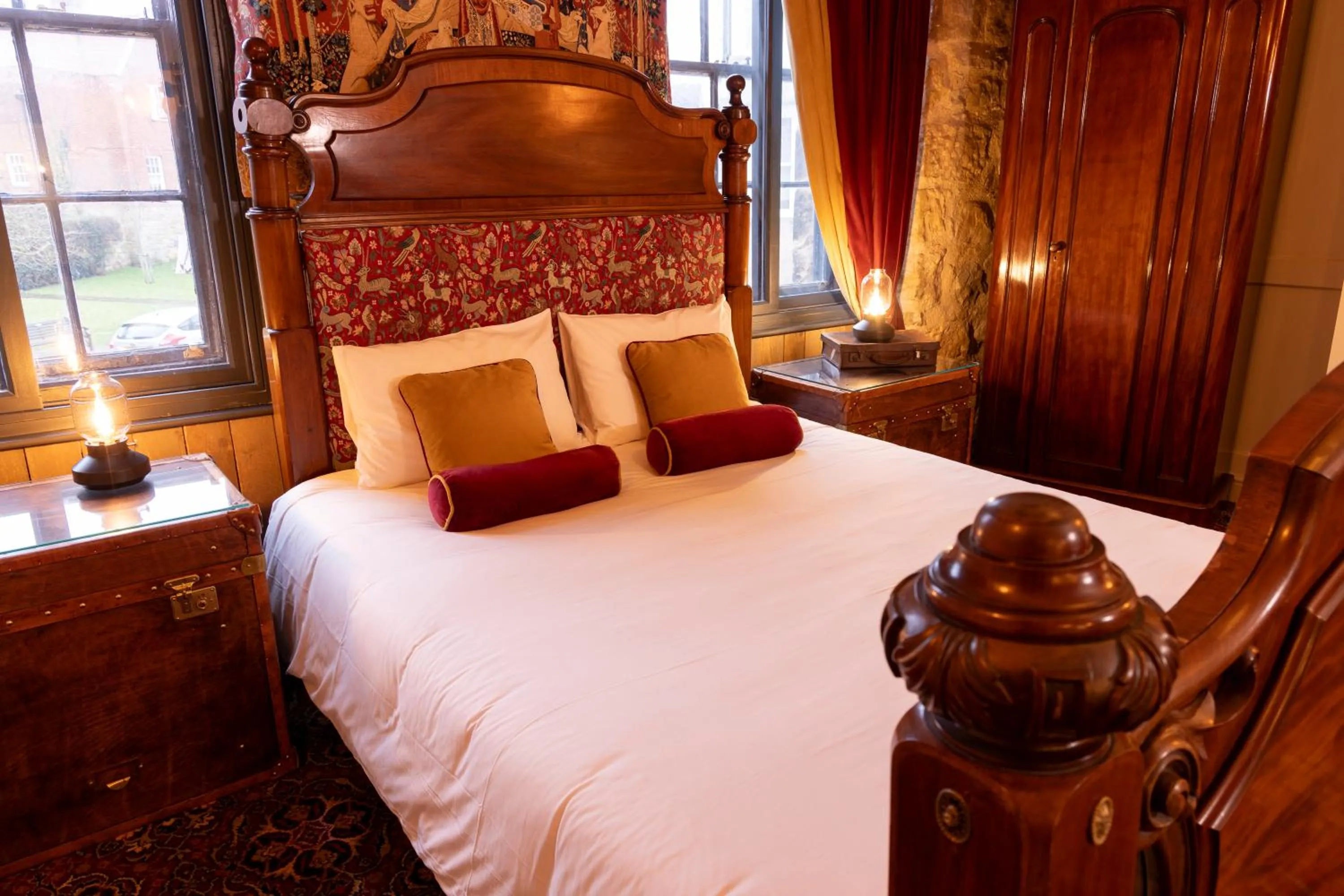 Bed in The Dirty Bottles Hotel