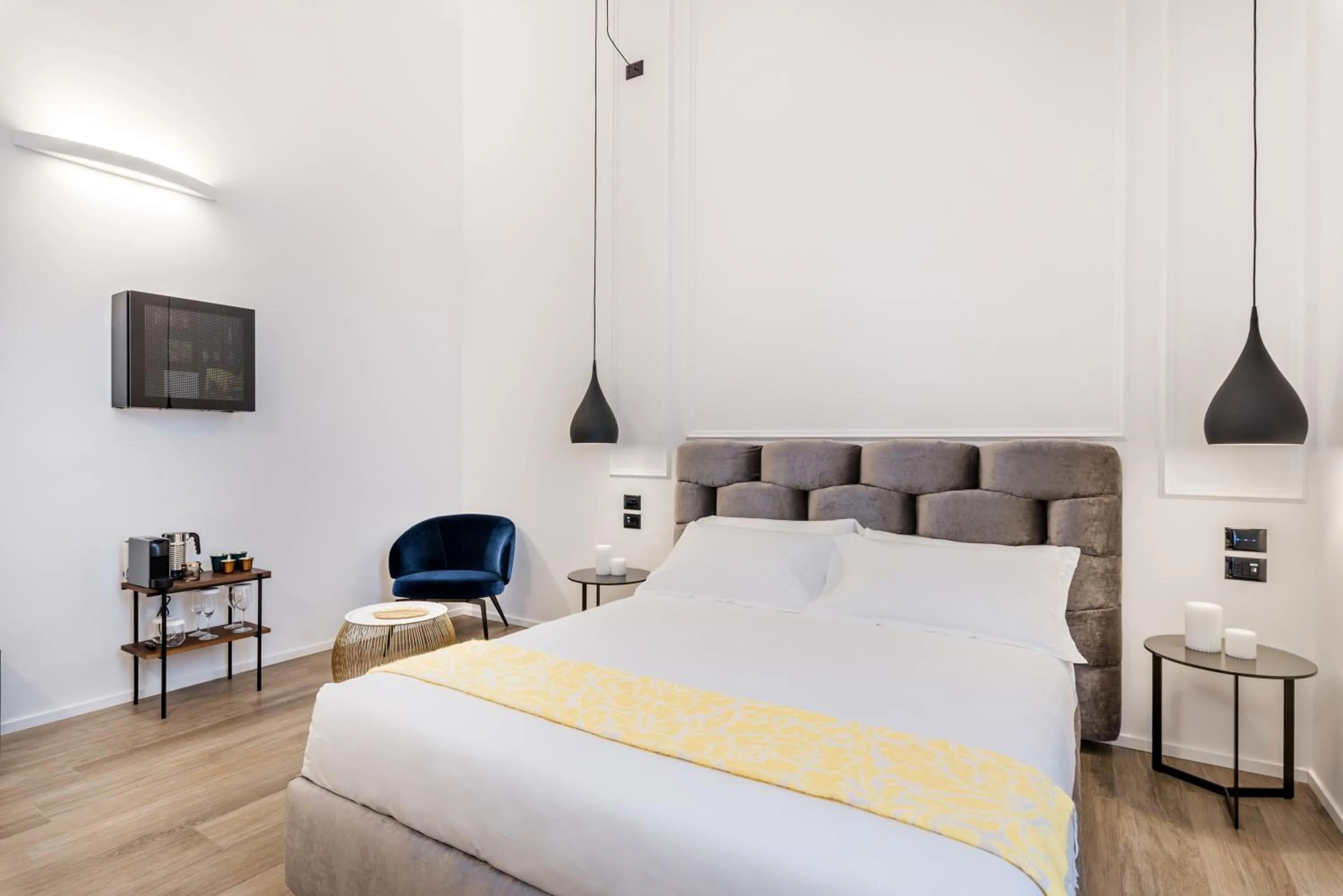 Bed in La Spezia by The First - Luxury Rooms & Suites