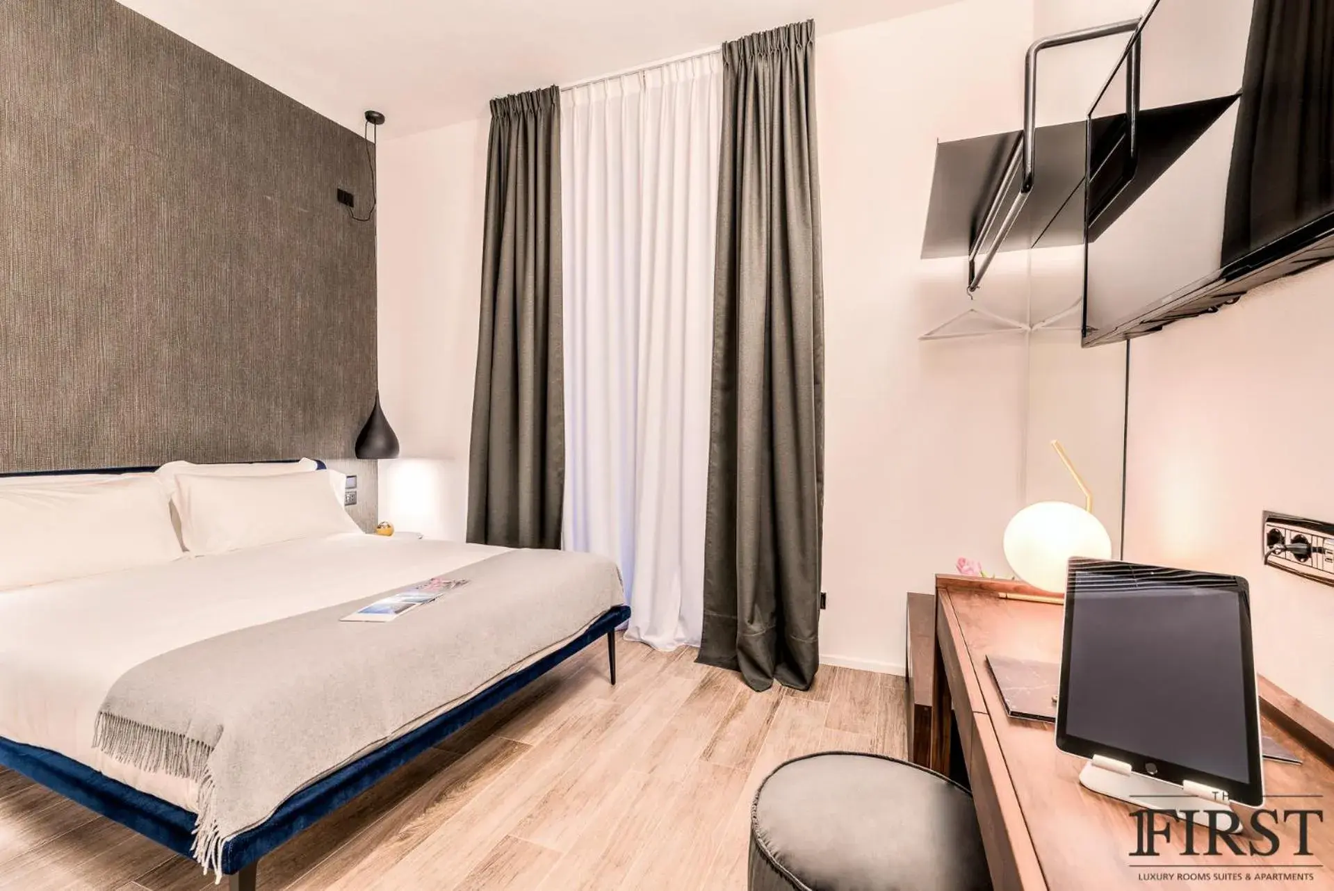Deluxe Double Room with City View and Balcony in La Spezia by The First - Luxury Rooms & Suites Deluxe Double Room with City View and Balcony in La Spezia by The First - Luxury Rooms & Suites