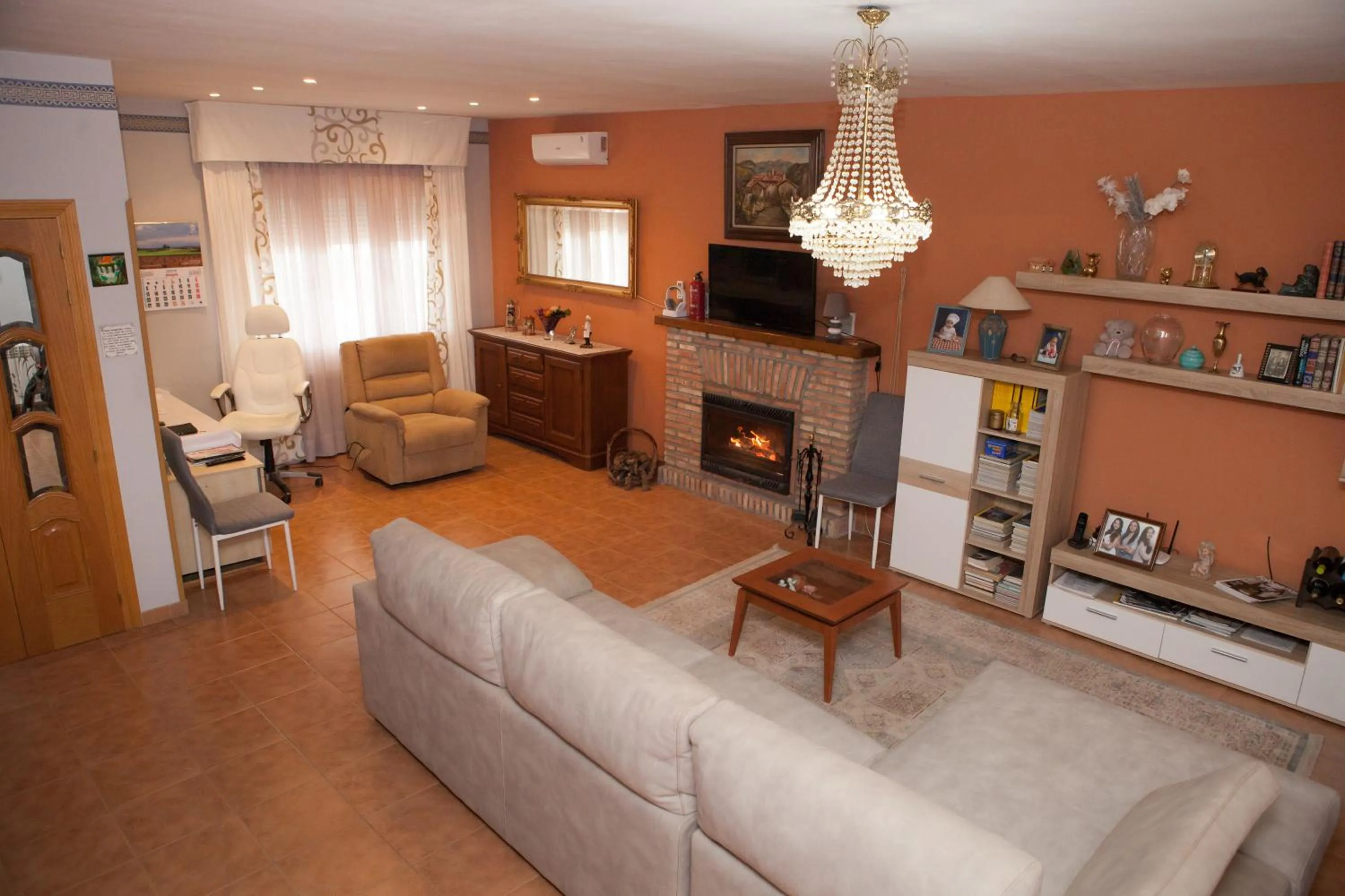 Communal lounge/ TV room in La Rosaleda de Orgaz