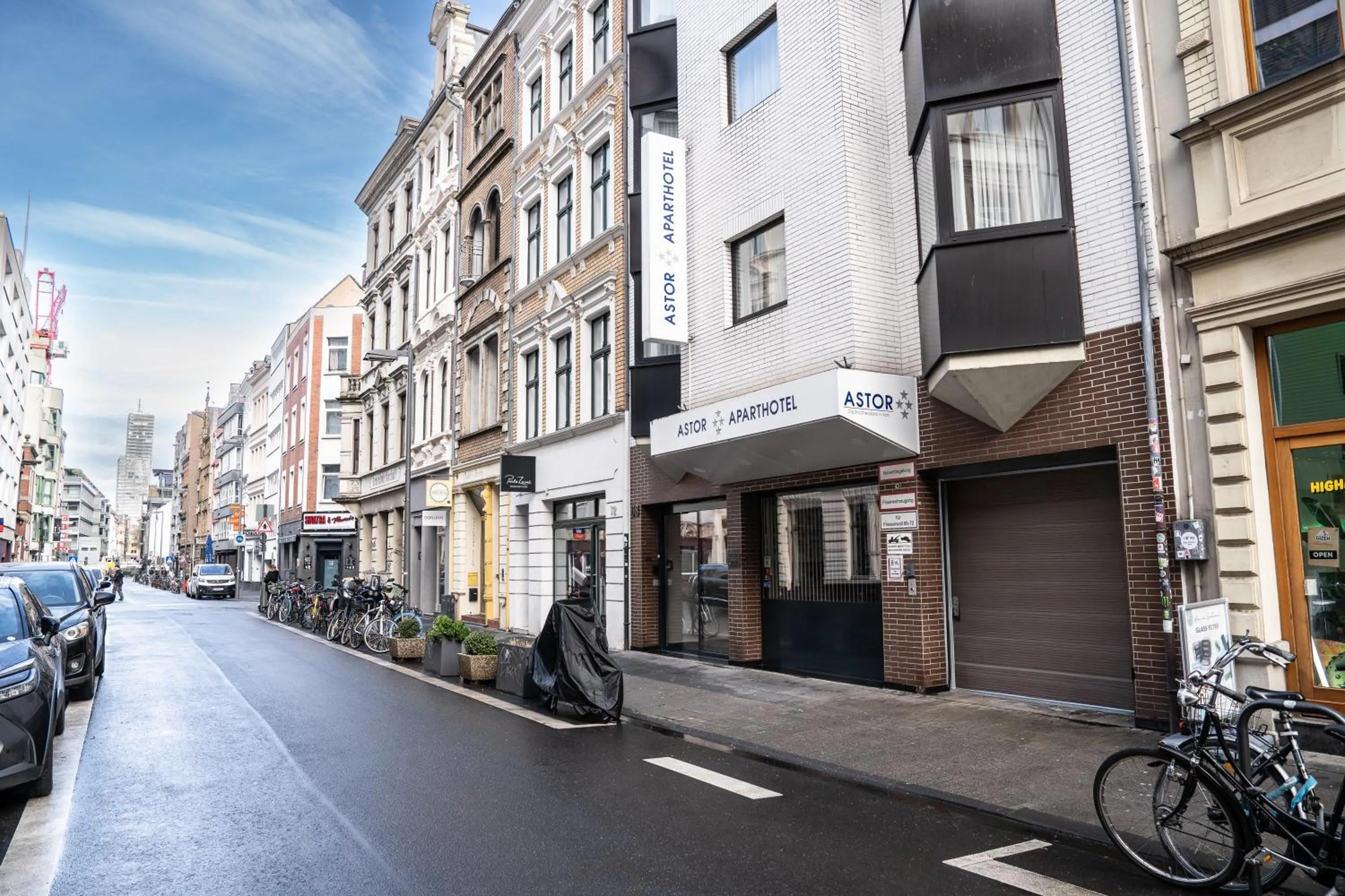 Property building in Astor & Aparthotel