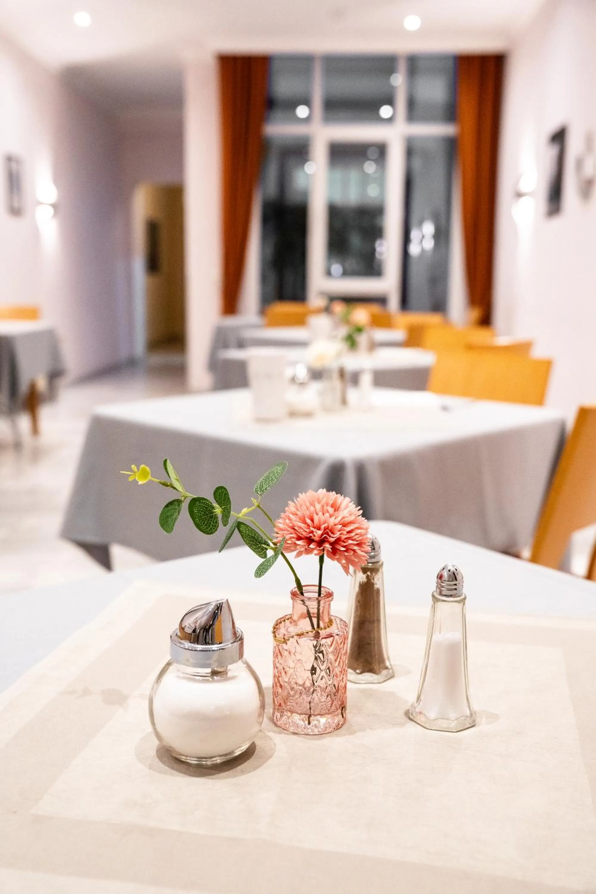 Breakfast in Astor & Aparthotel