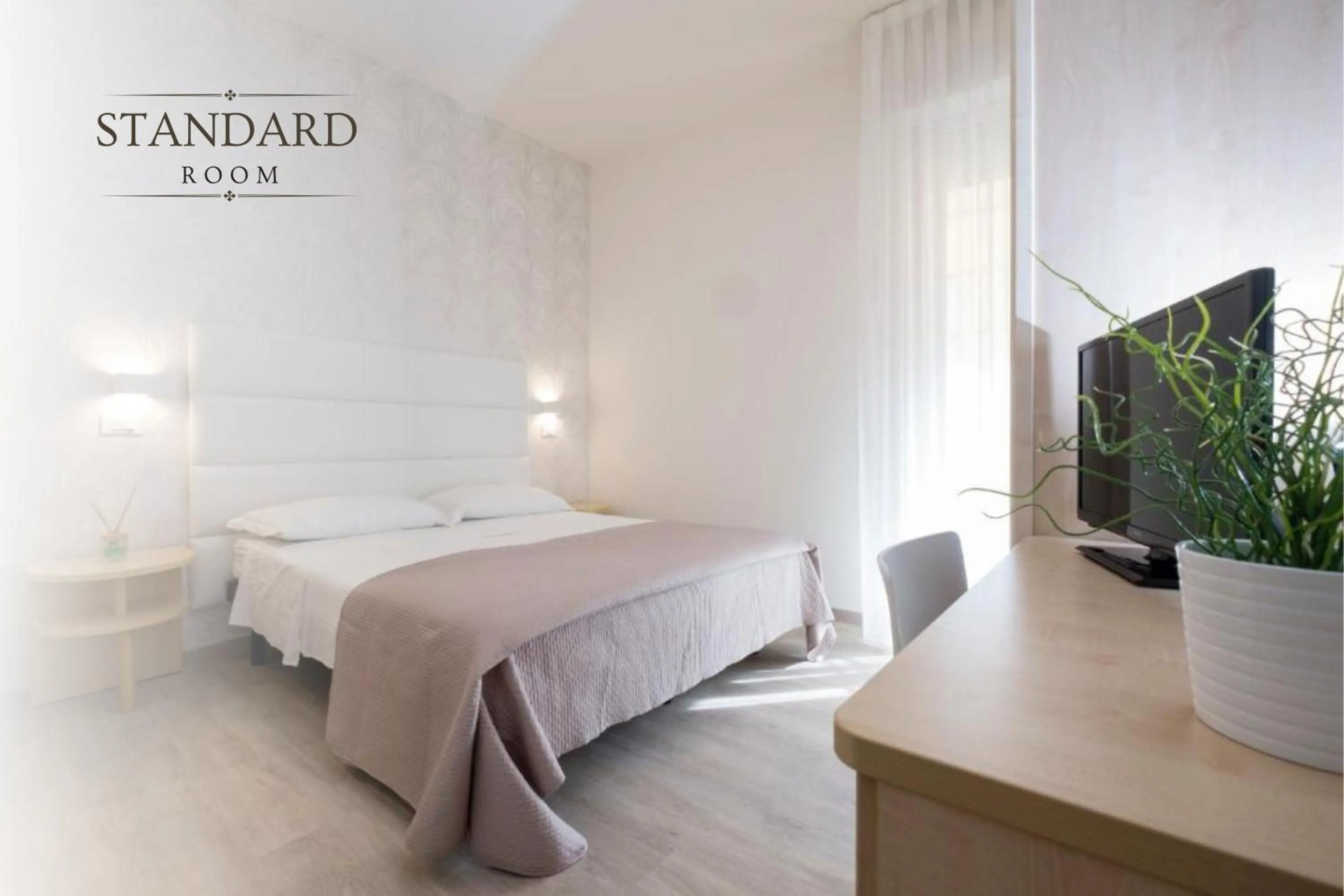 Bed in Hotel Constellation