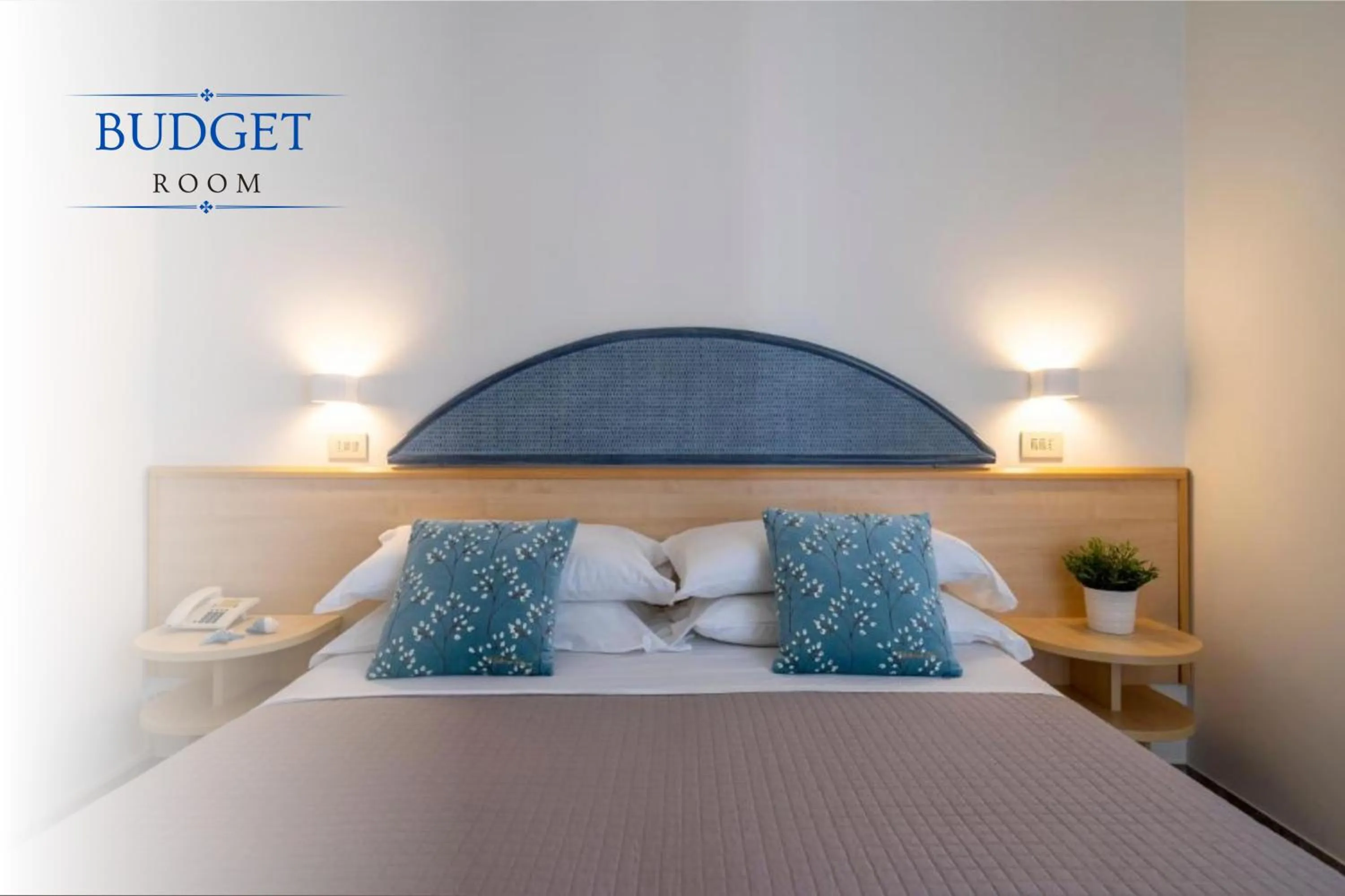 Bed in Hotel Constellation