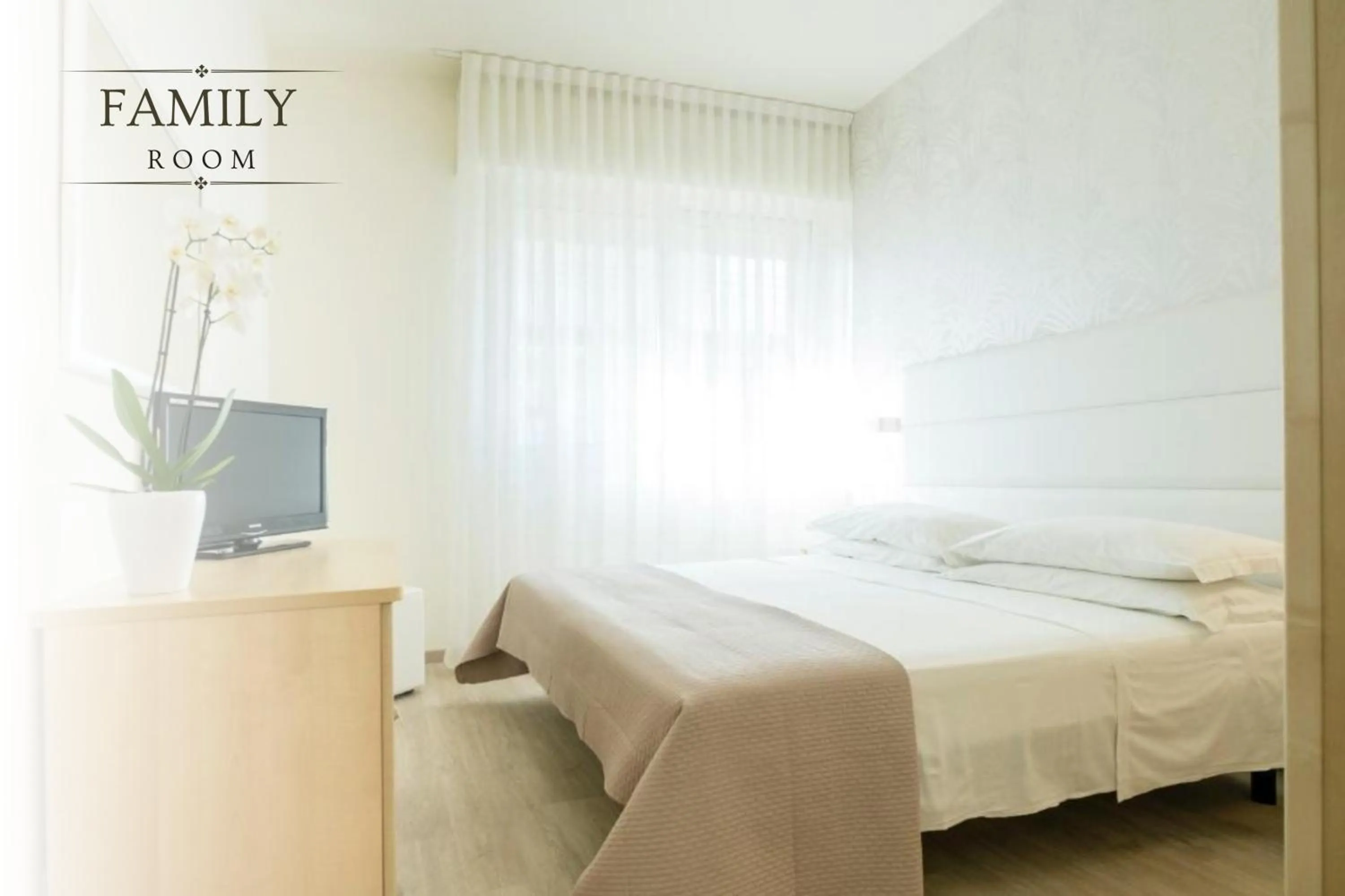 Bed in Hotel Constellation