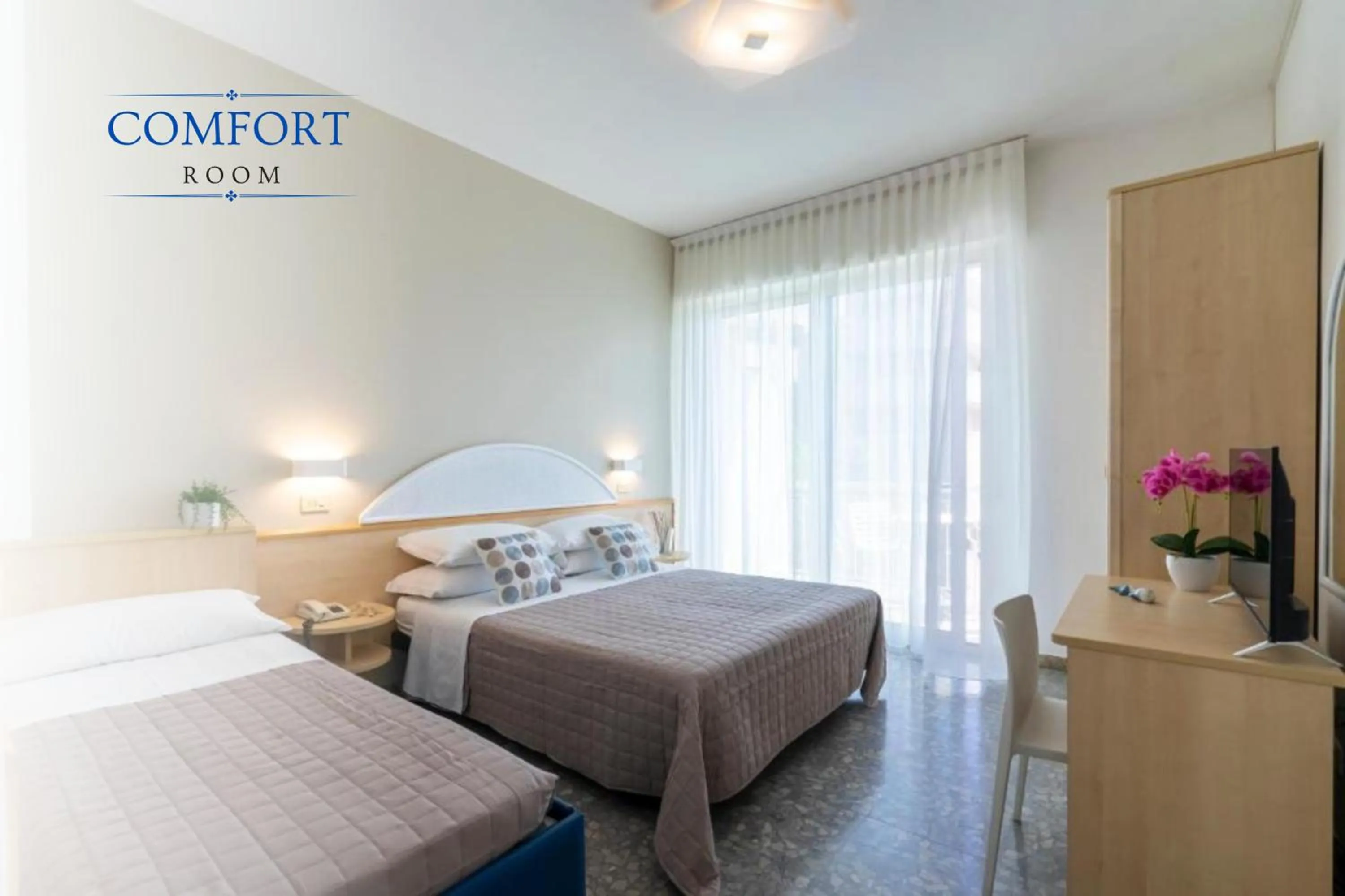 Bed in Hotel Constellation