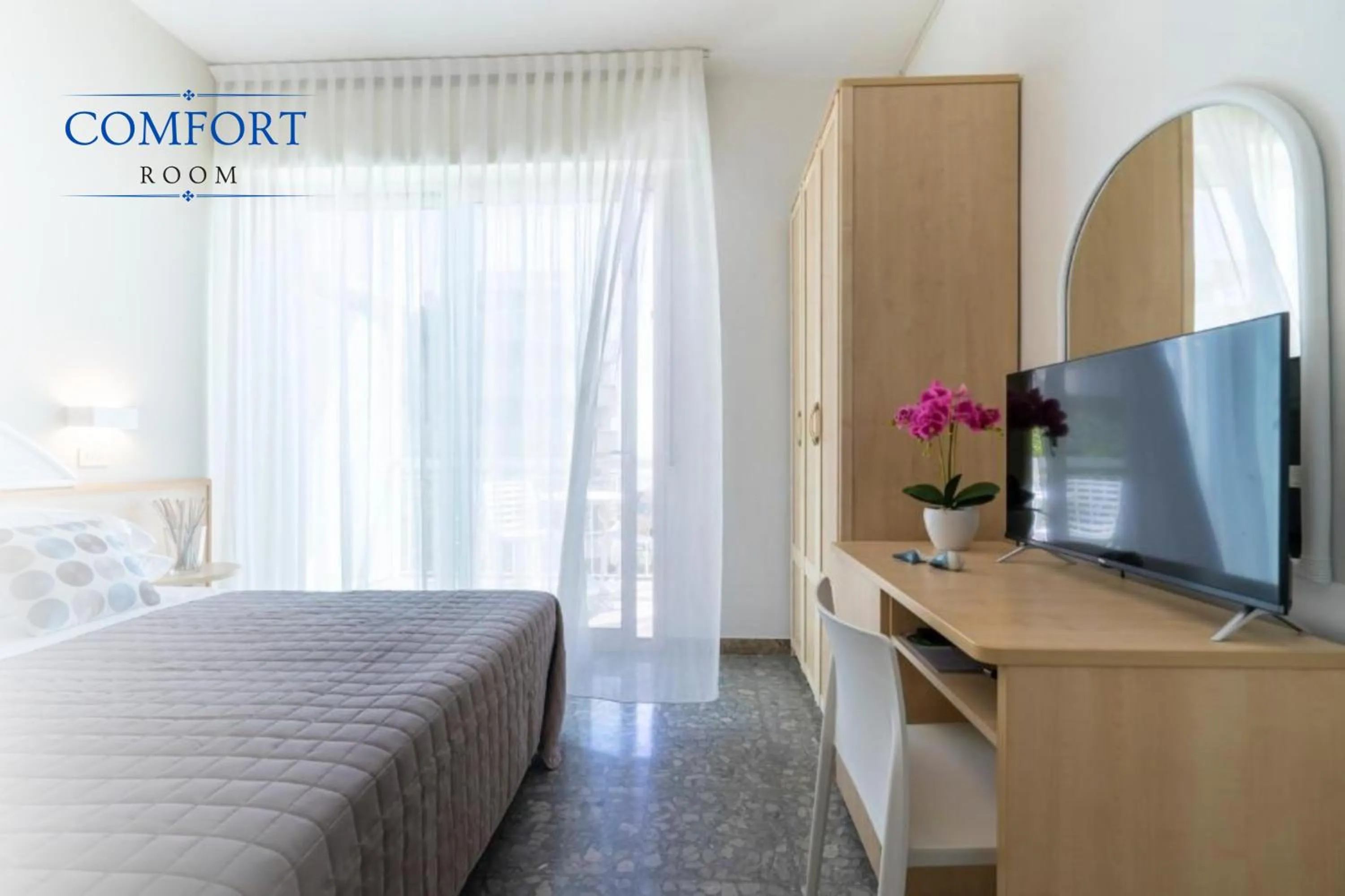 Bed in Hotel Constellation