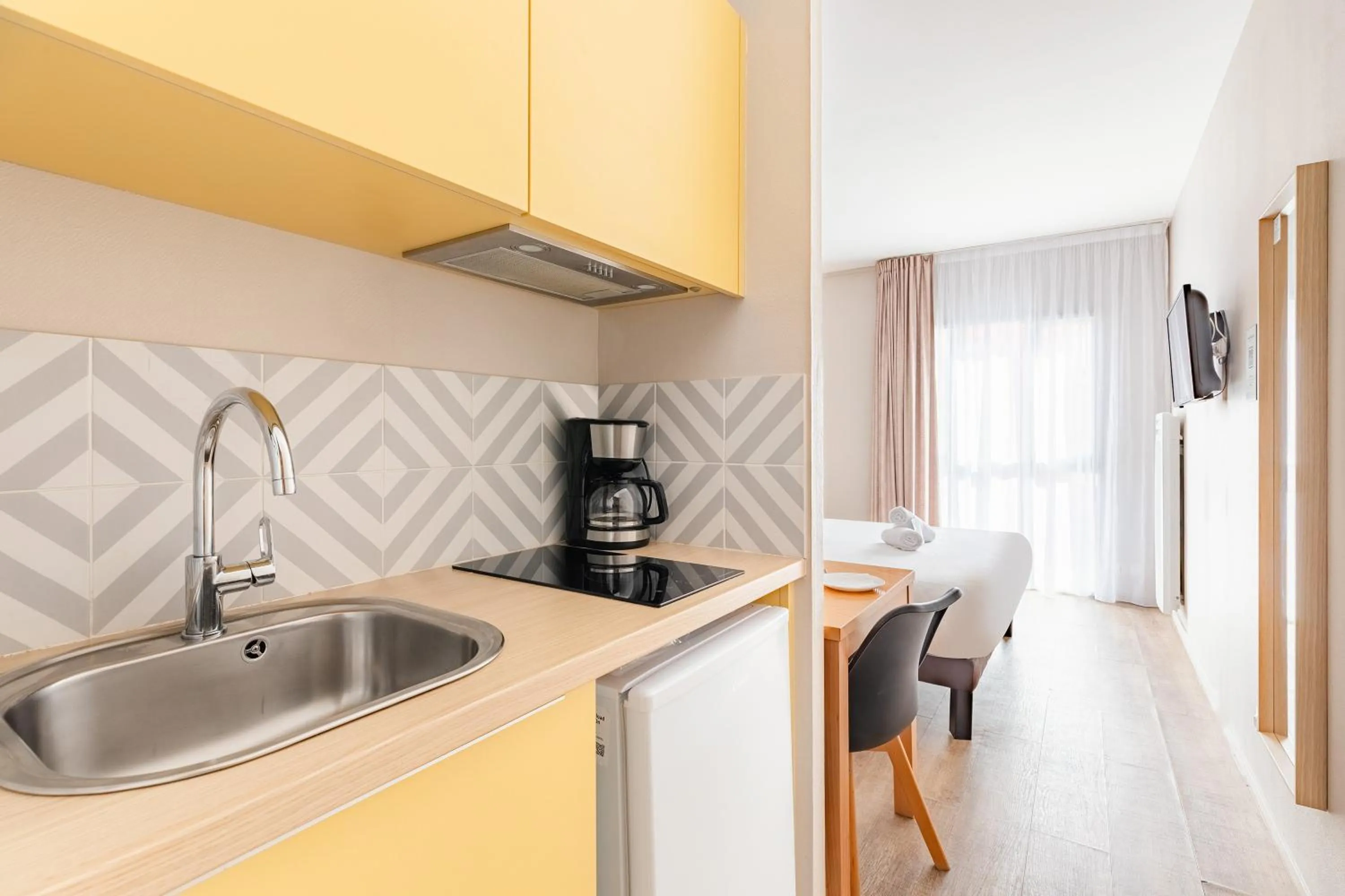 kitchen in Appart'City Classic Blois