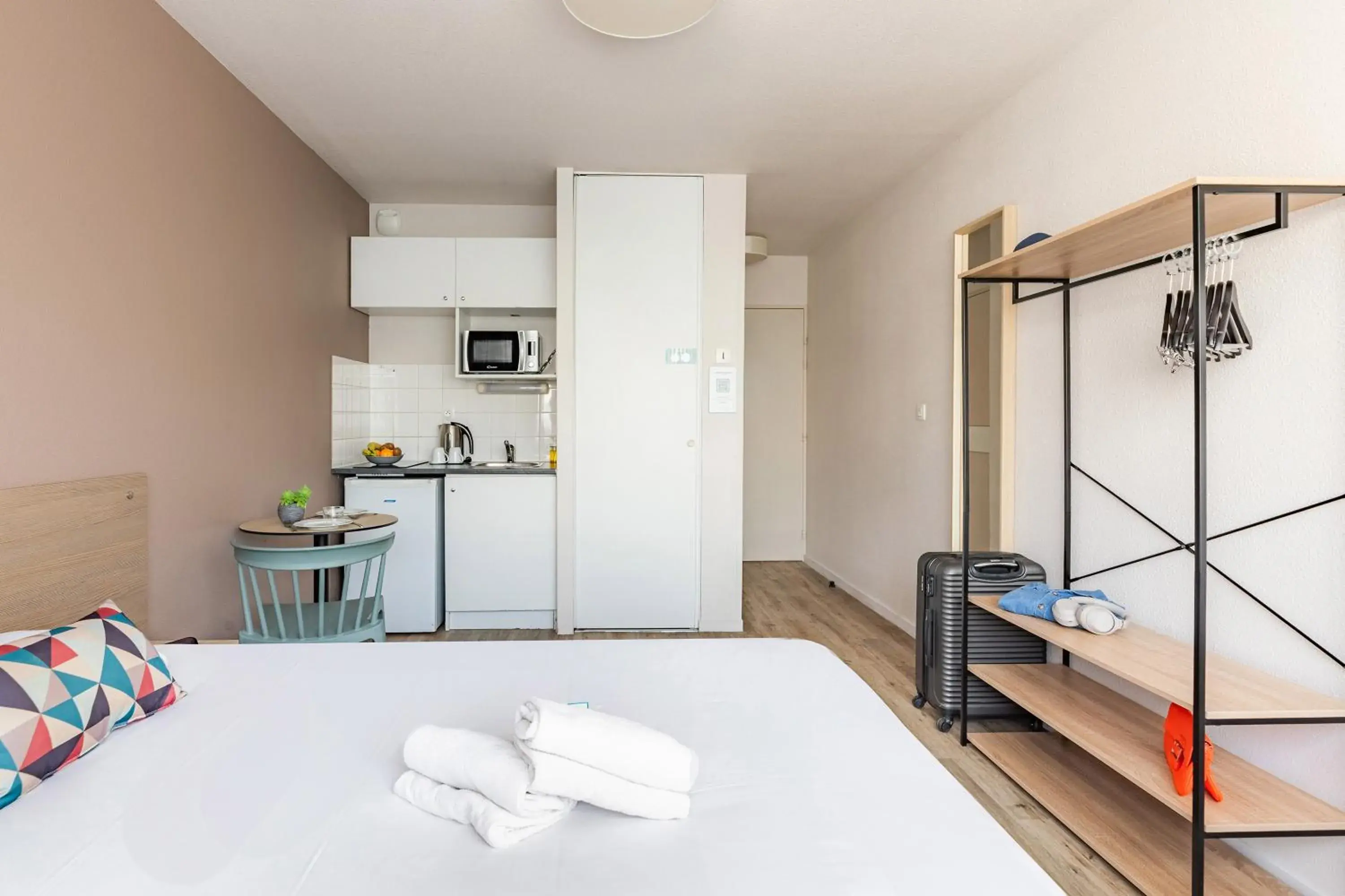 Bed in Appart'City Classic La Rochelle Centre Bed in Appart'City Classic La Rochelle Centre