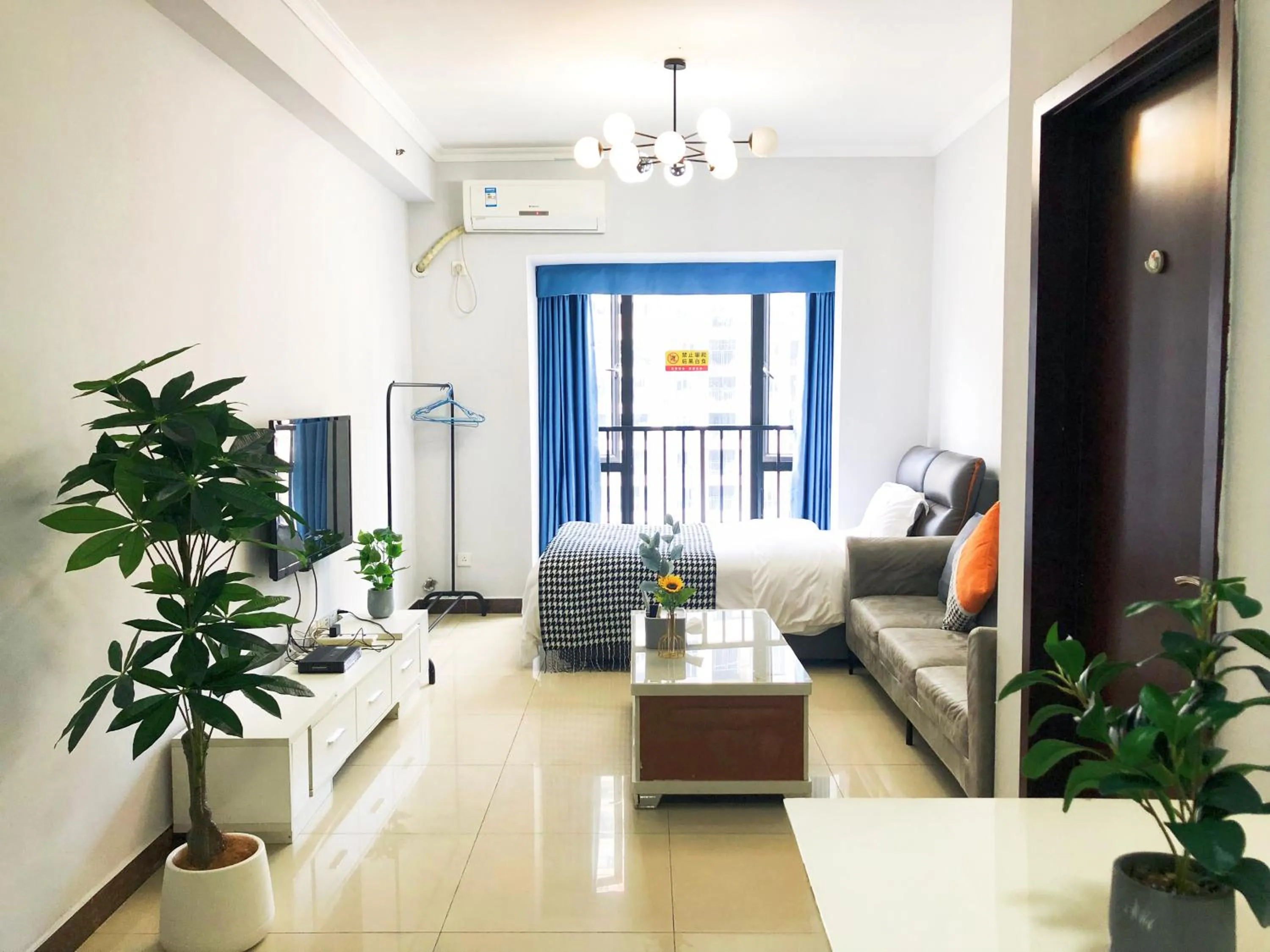 TV and multimedia in Pazhou Angda International Aparthotel Canton Fair Branch