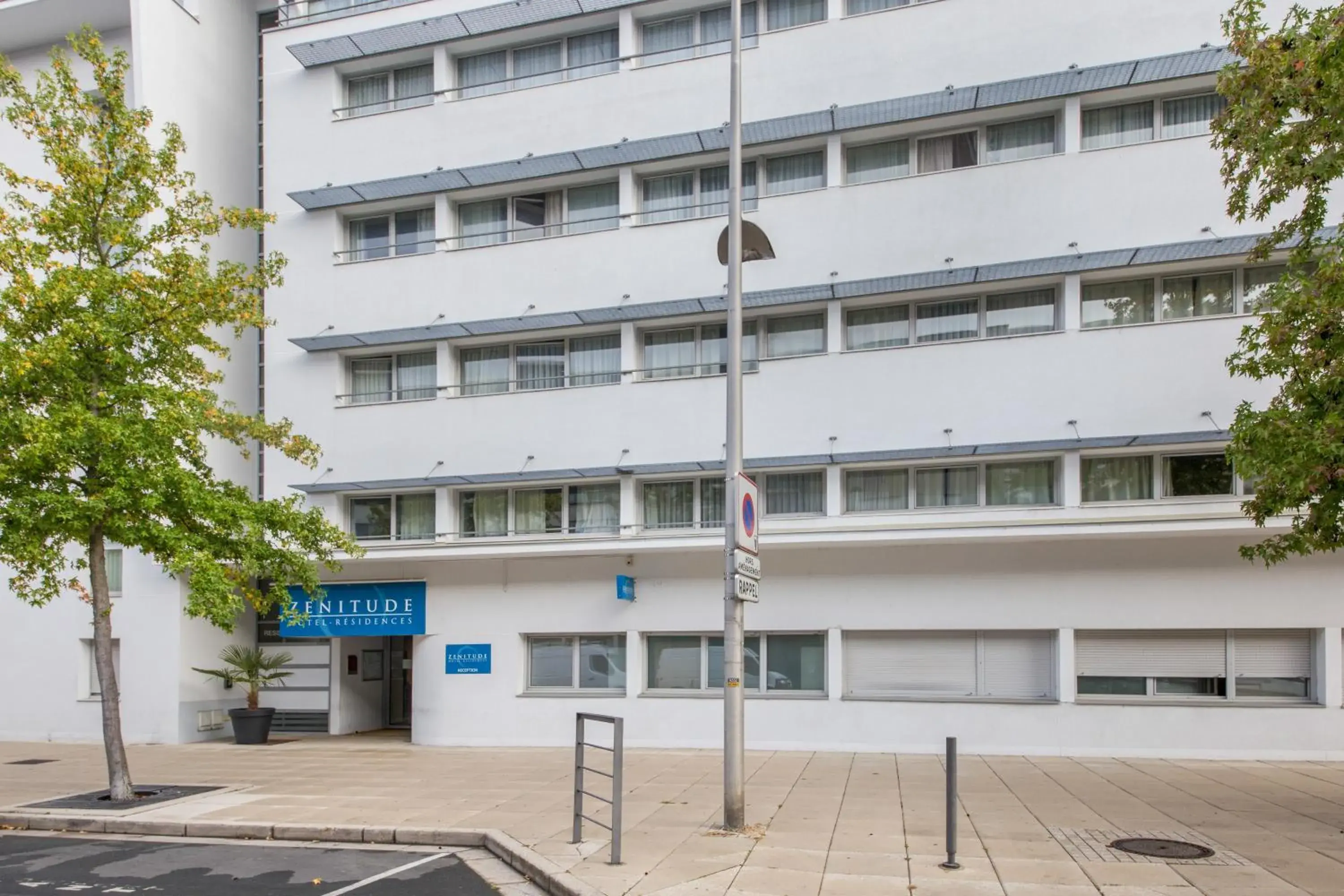 Property building in Comfort Aparthotel Le Mans Property building in Comfort Aparthotel Le Mans