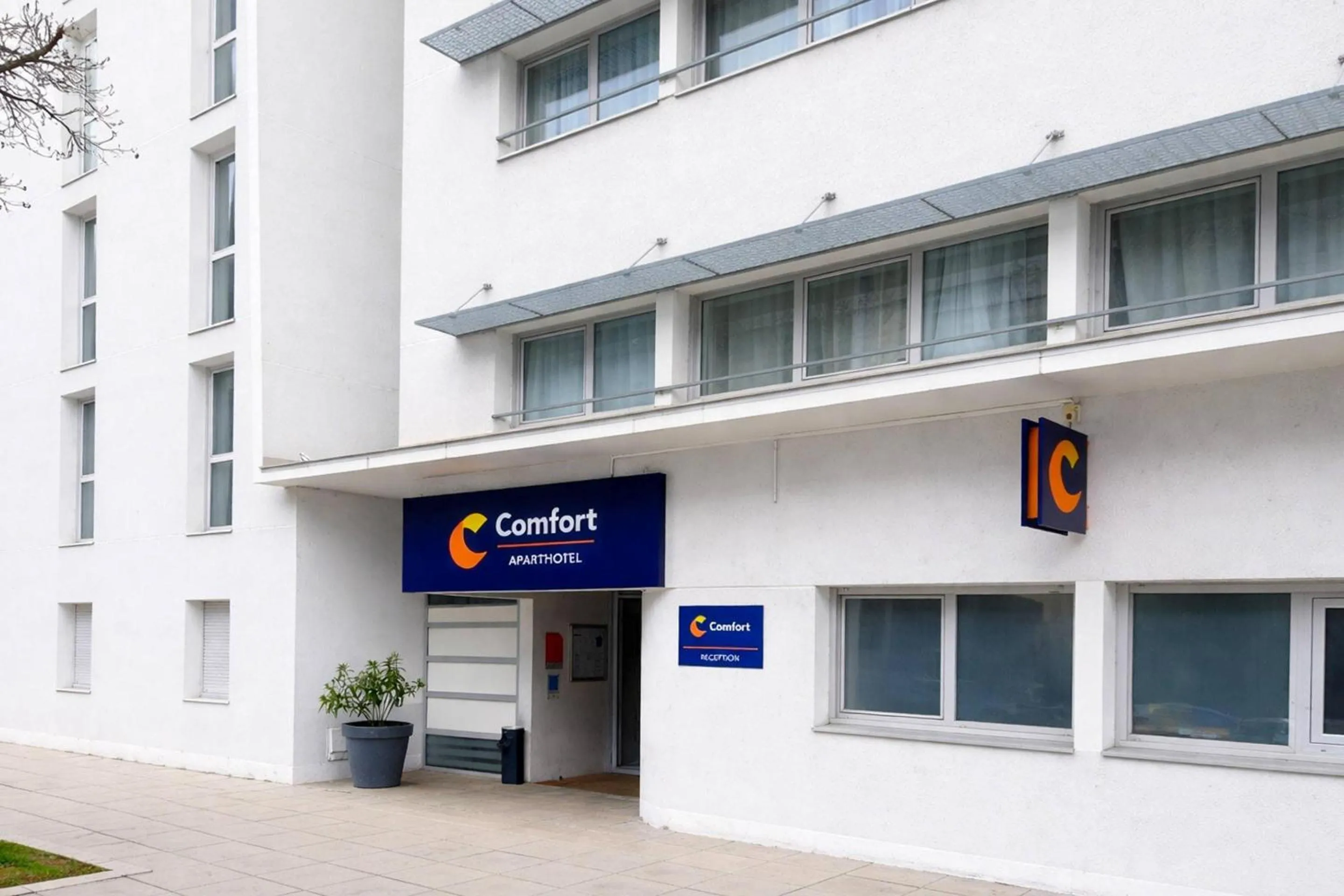 Property building in Comfort Aparthotel Le Mans