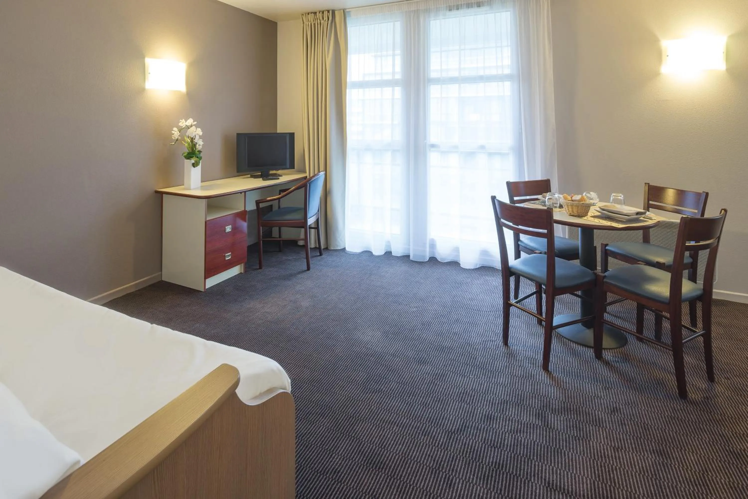 TV and multimedia, Bed in Appart'City Classic Nancy