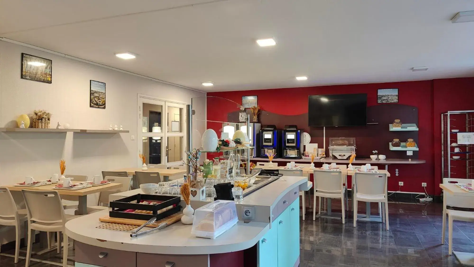 Buffet breakfast in City Résidence Nancy Buffet breakfast in City Résidence Nancy