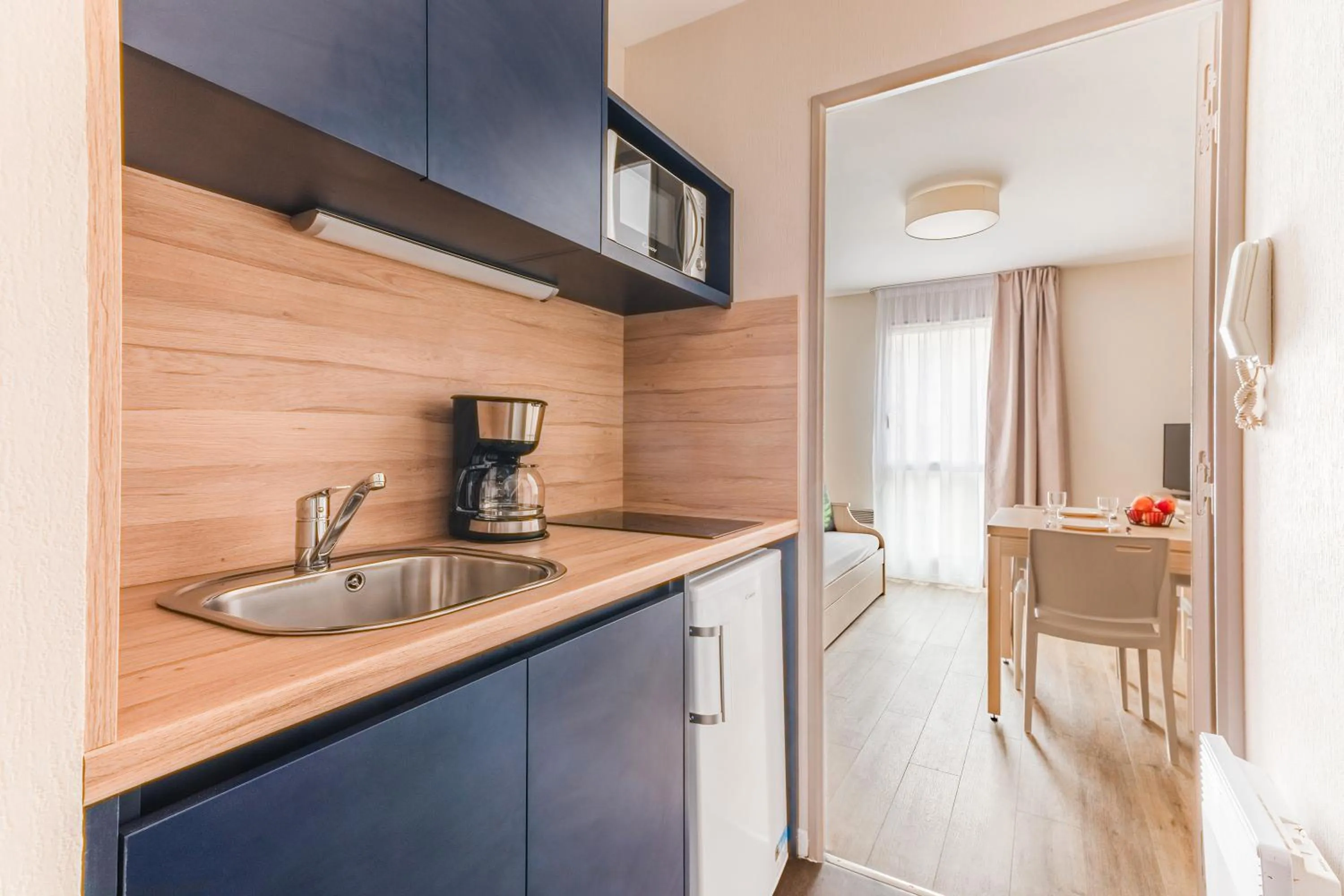 Kitchen or kitchenette in Appart'City Classic Nantes Quais de Loire