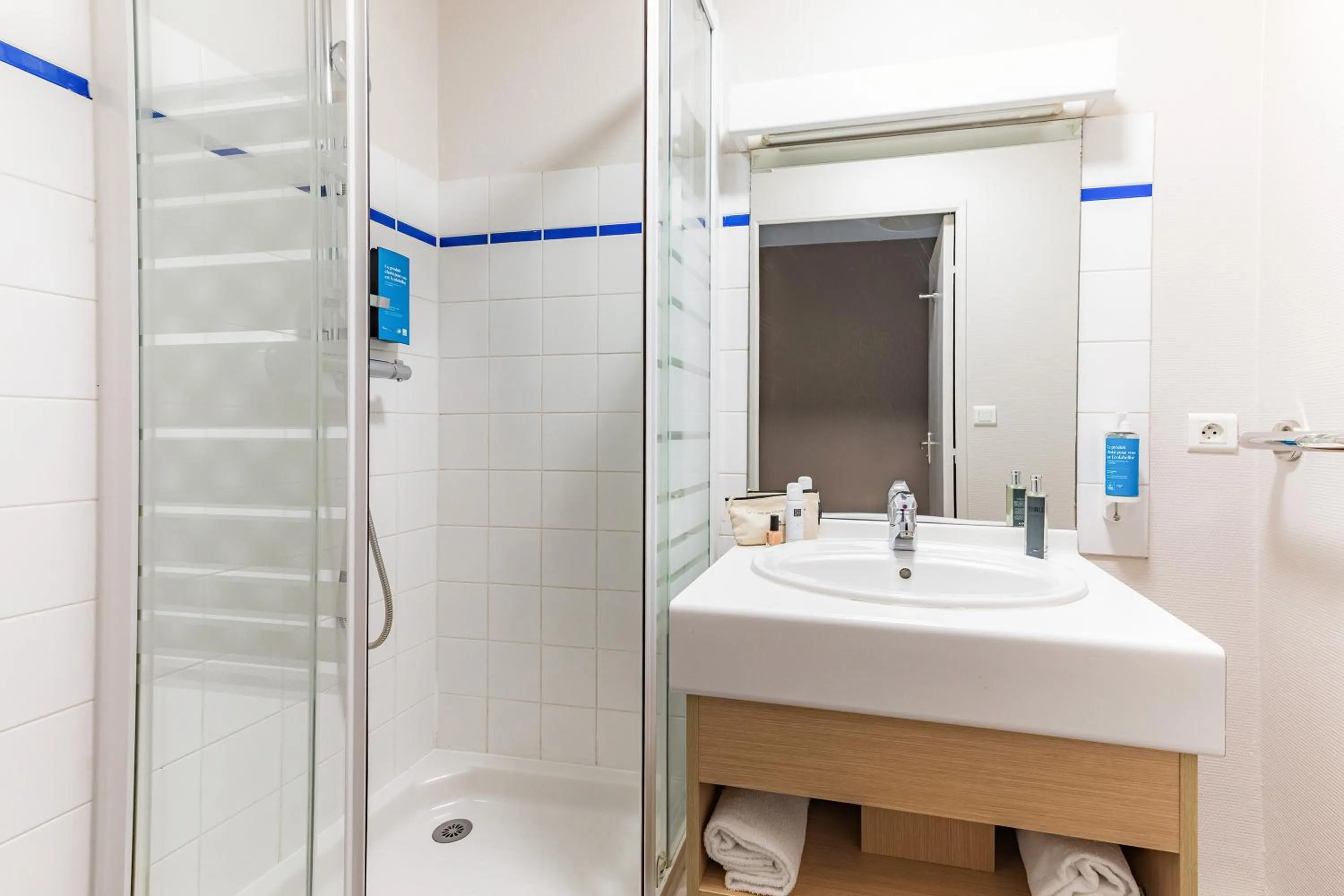 Shower in Appart'City Classic Nantes Quais de Loire